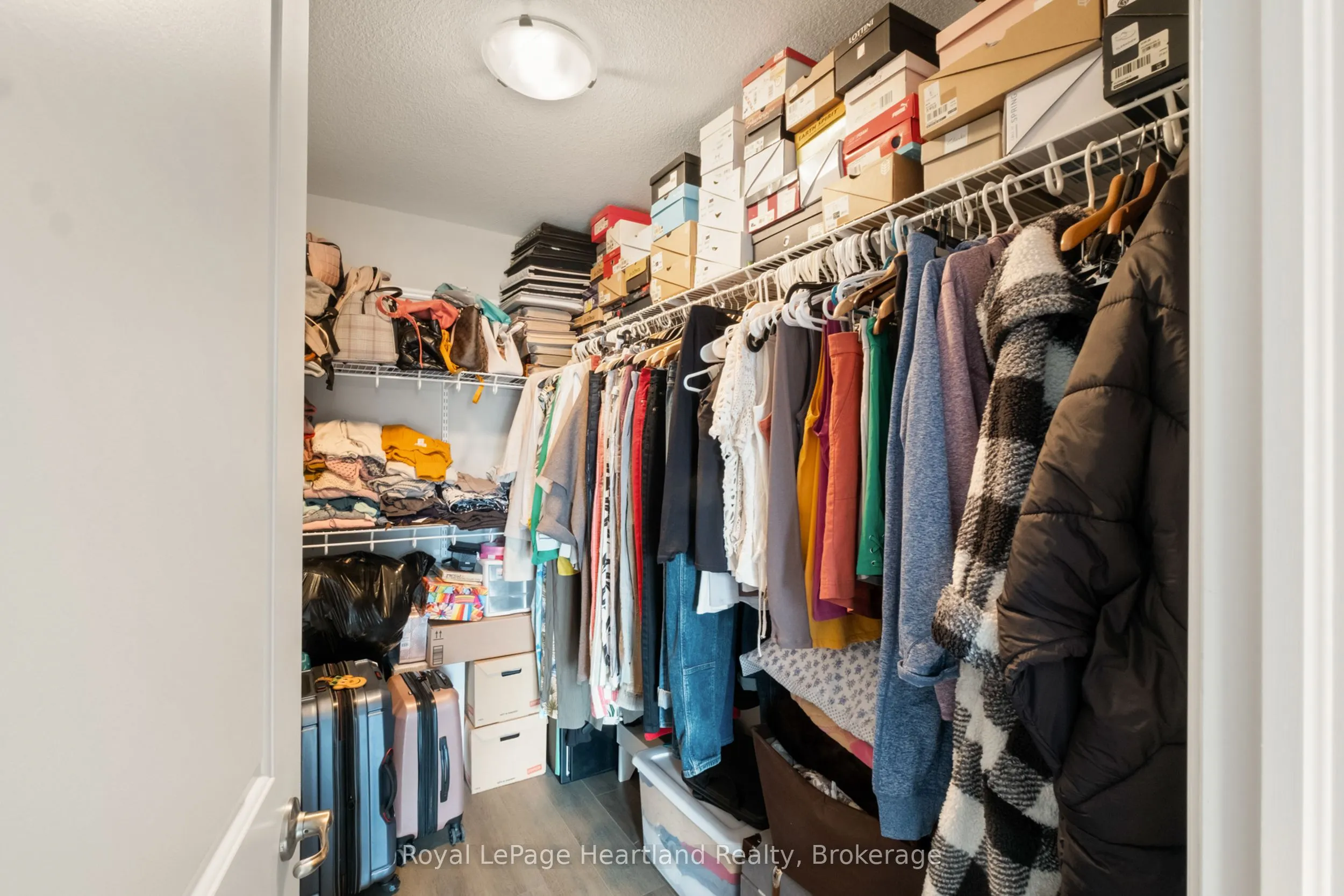 140 LAKE BREEZE Drive, #140