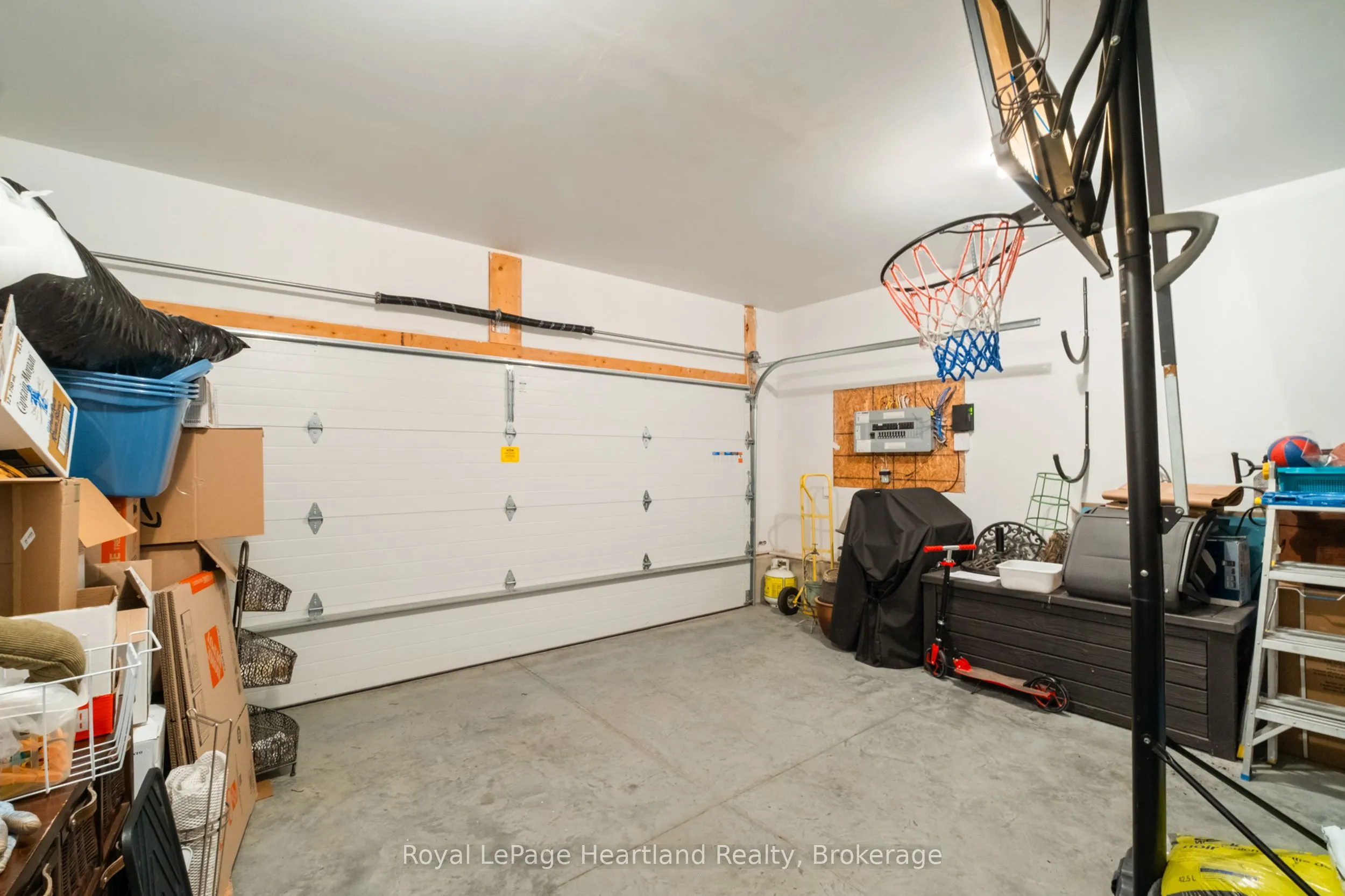 140 LAKE BREEZE Drive, #140