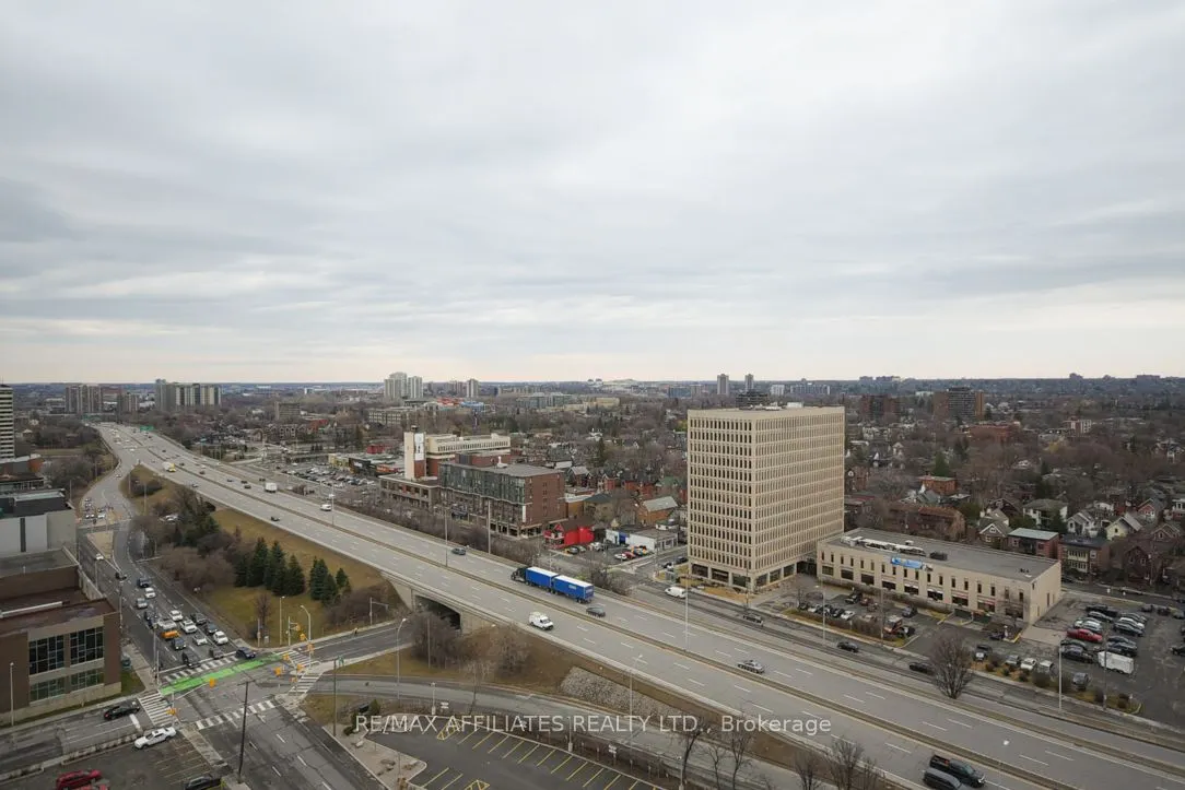 203 Catherine Street, #1709