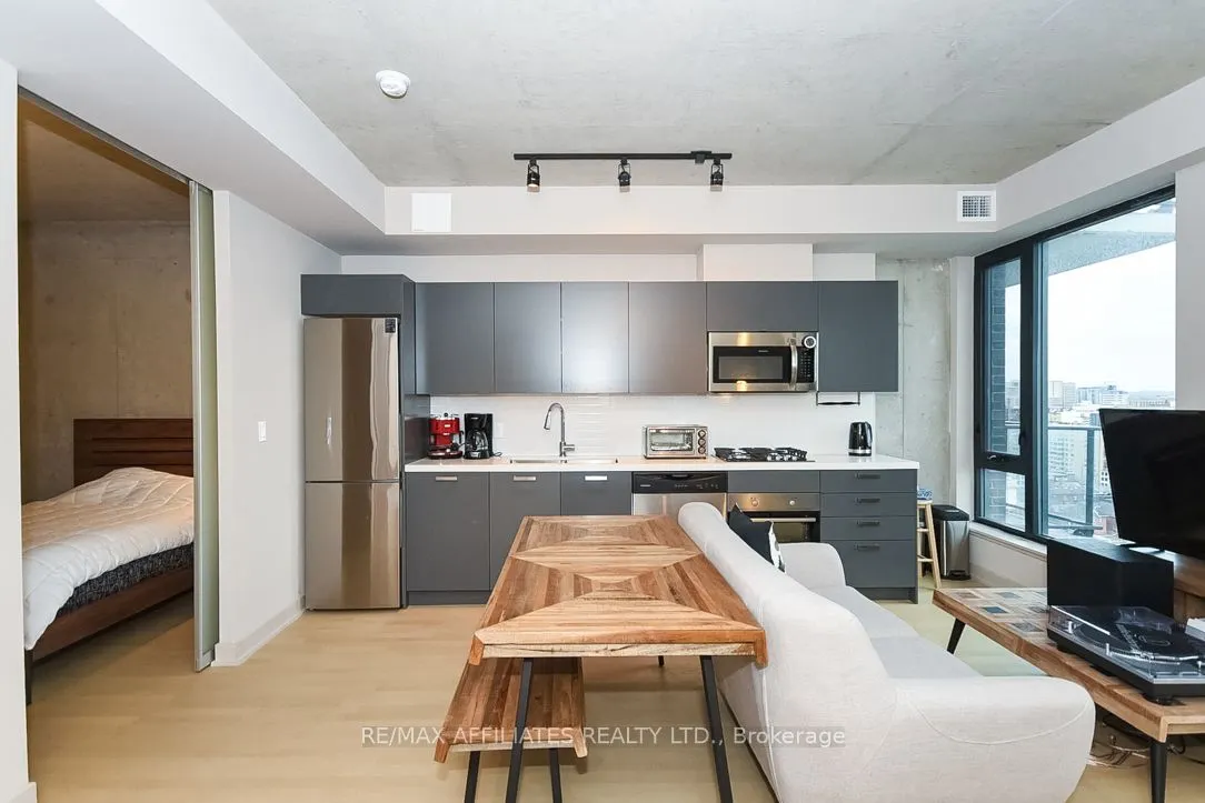 203 Catherine Street, #1709