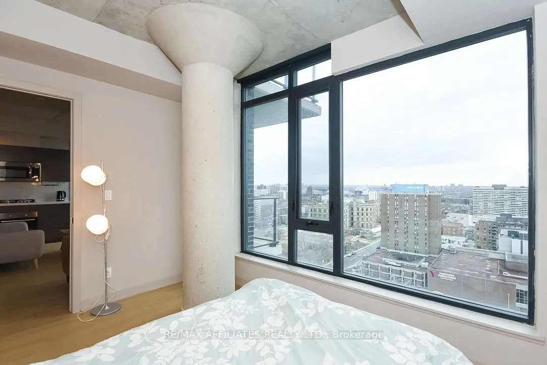 203 Catherine Street, #1709