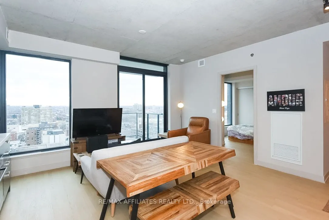 203 Catherine Street, #1709