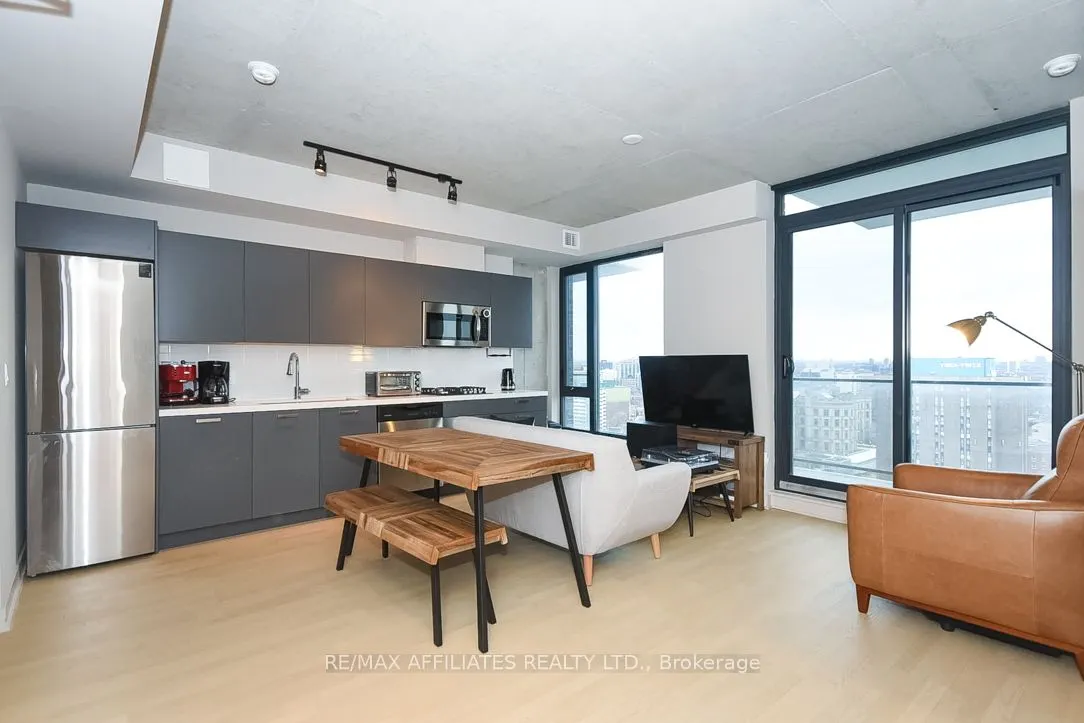 203 Catherine Street, #1709