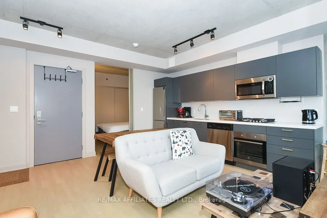 203 Catherine Street, #1709
