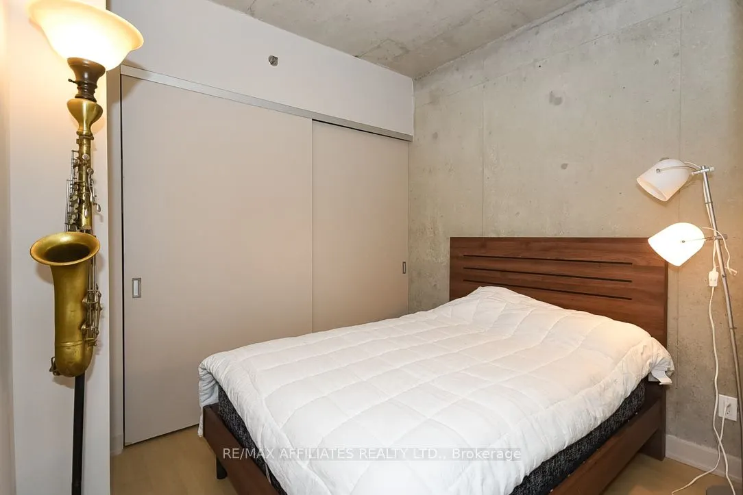 203 Catherine Street, #1709