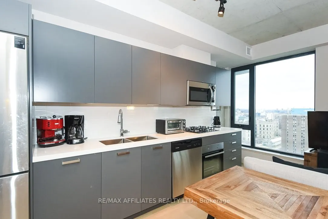 203 Catherine Street, #1709