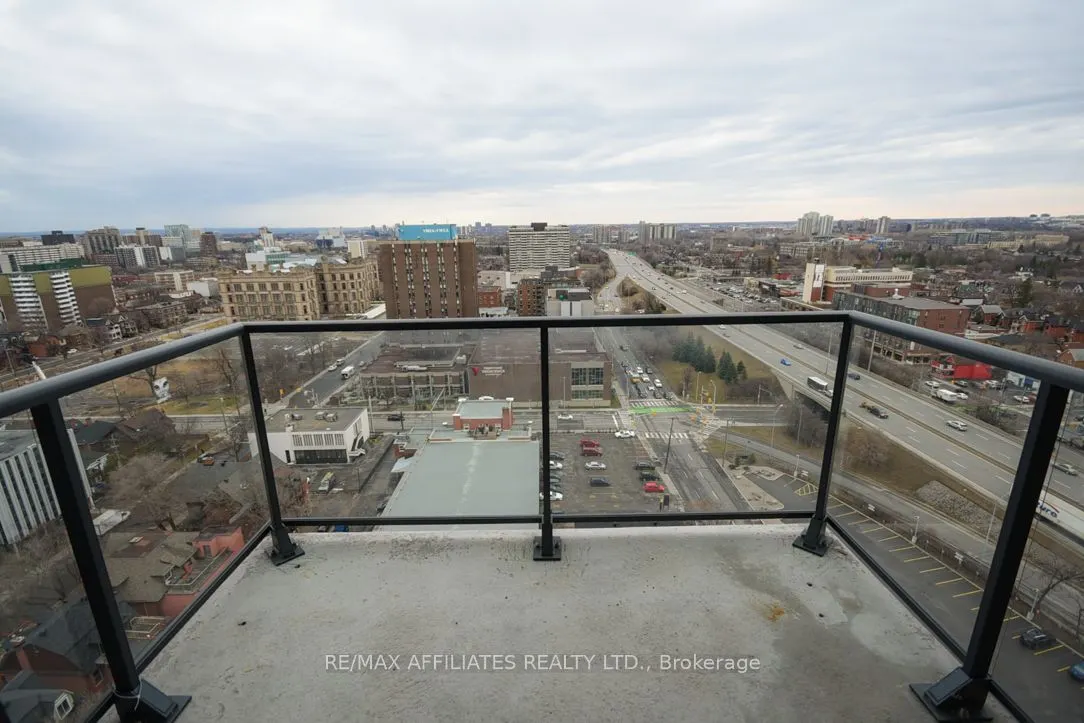 203 Catherine Street, #1709