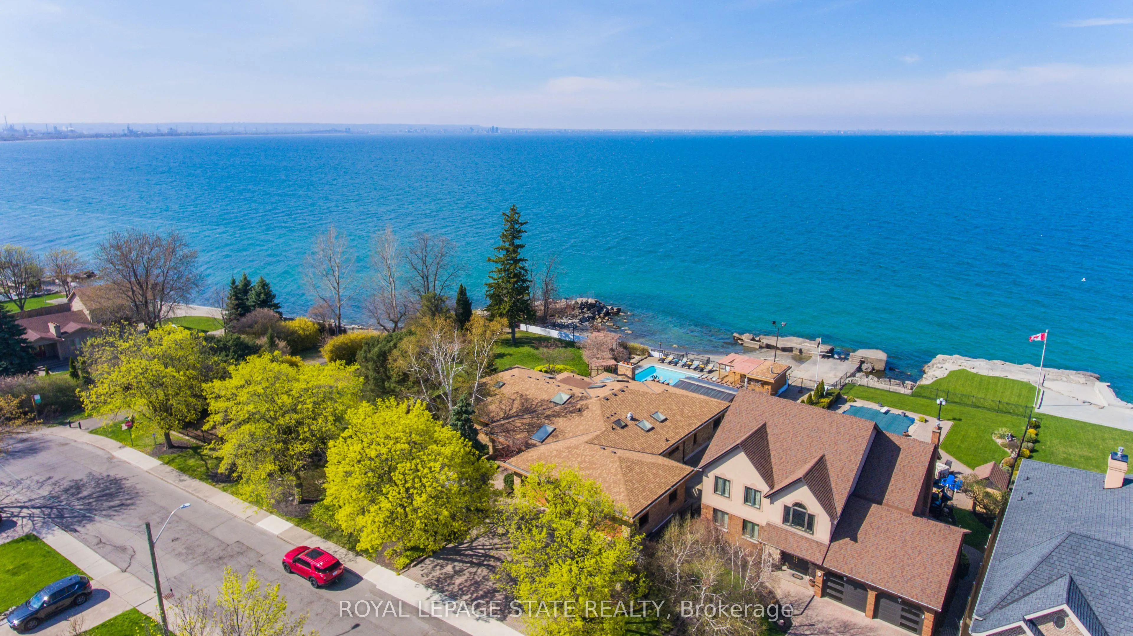 7 Lakegate Drive