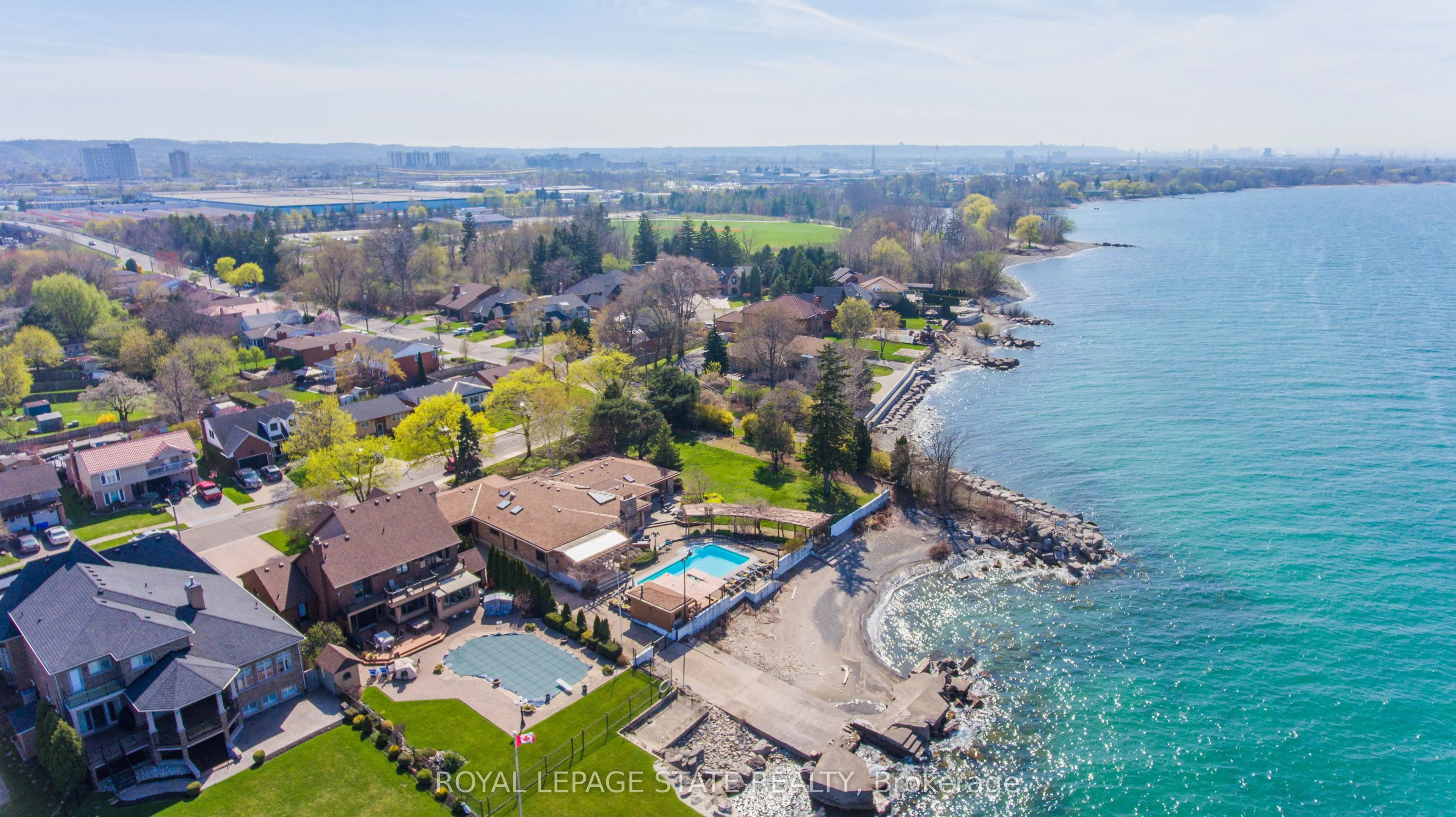 7 Lakegate Drive