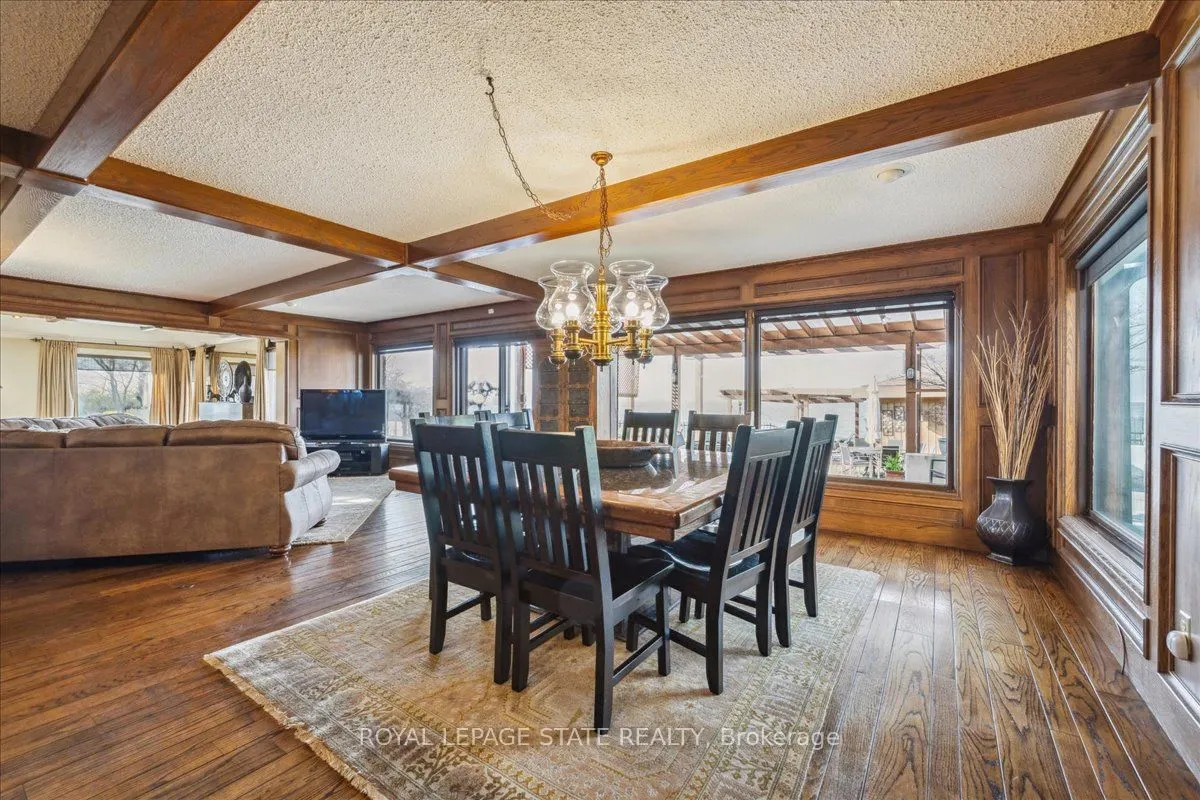 7 Lakegate Drive