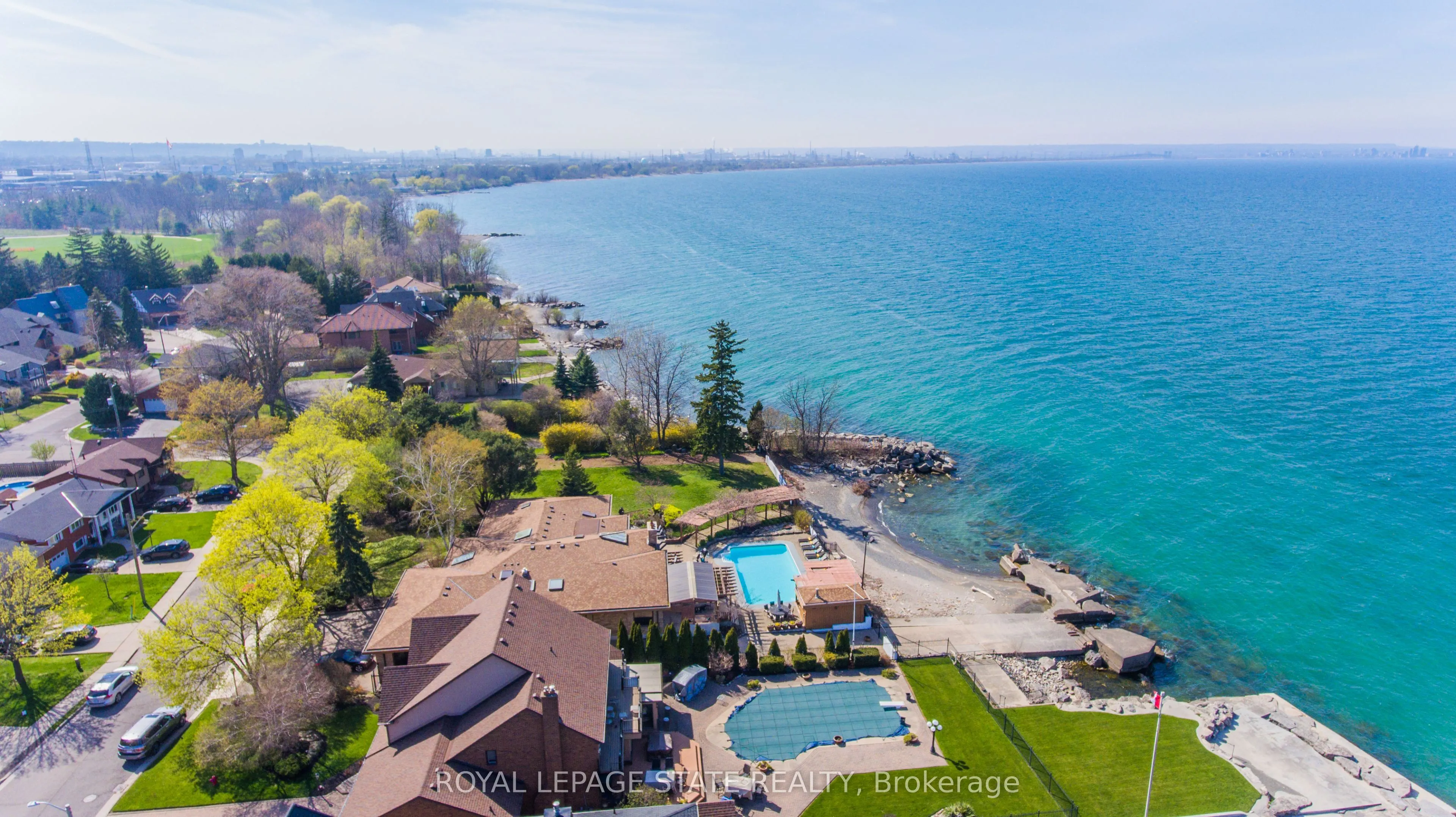 7 Lakegate Drive