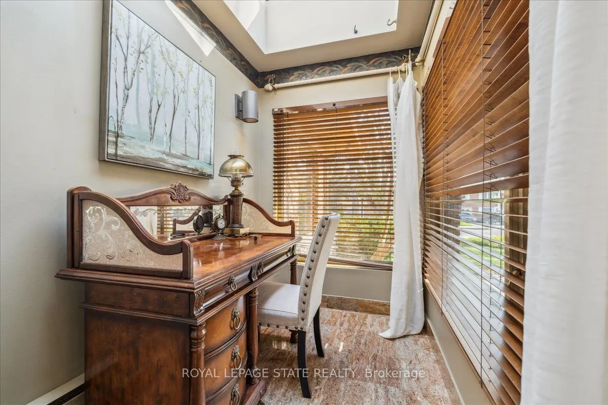 7 Lakegate Drive