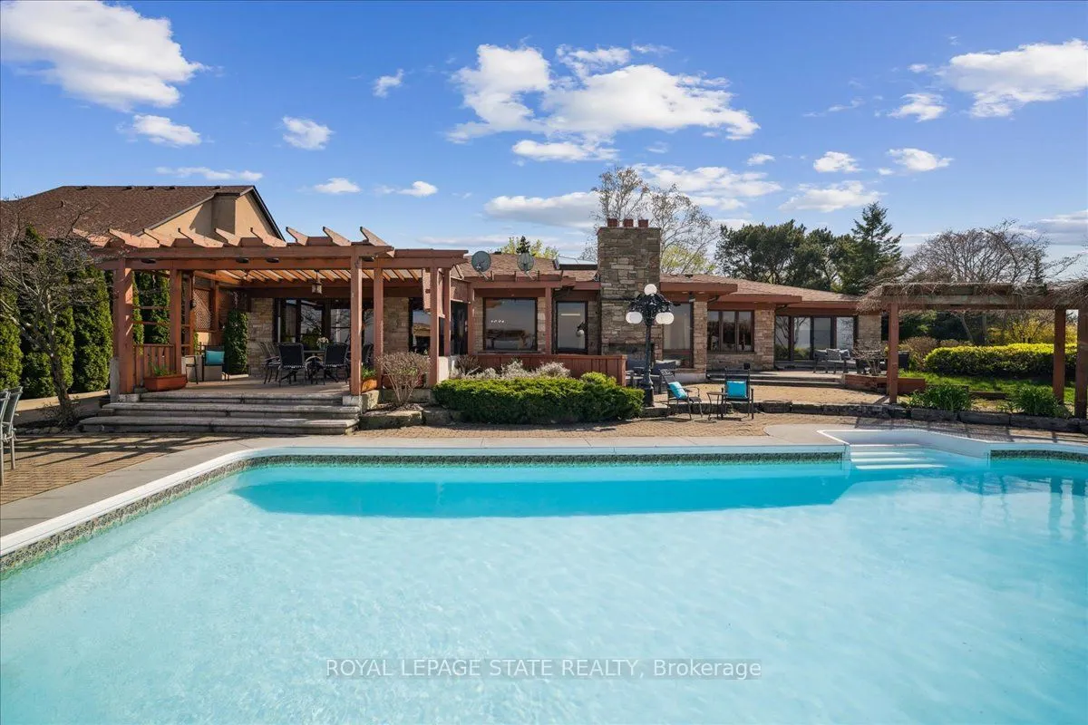 7 Lakegate Drive
