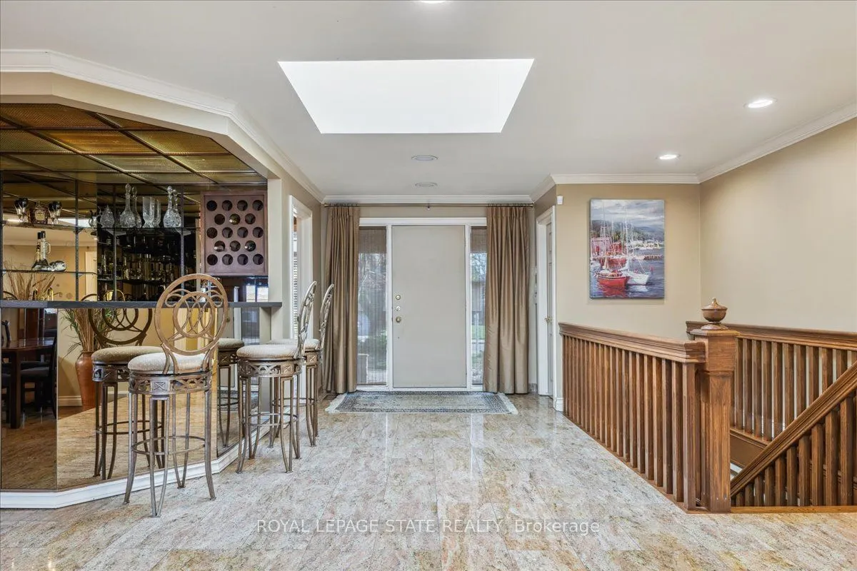 7 Lakegate Drive