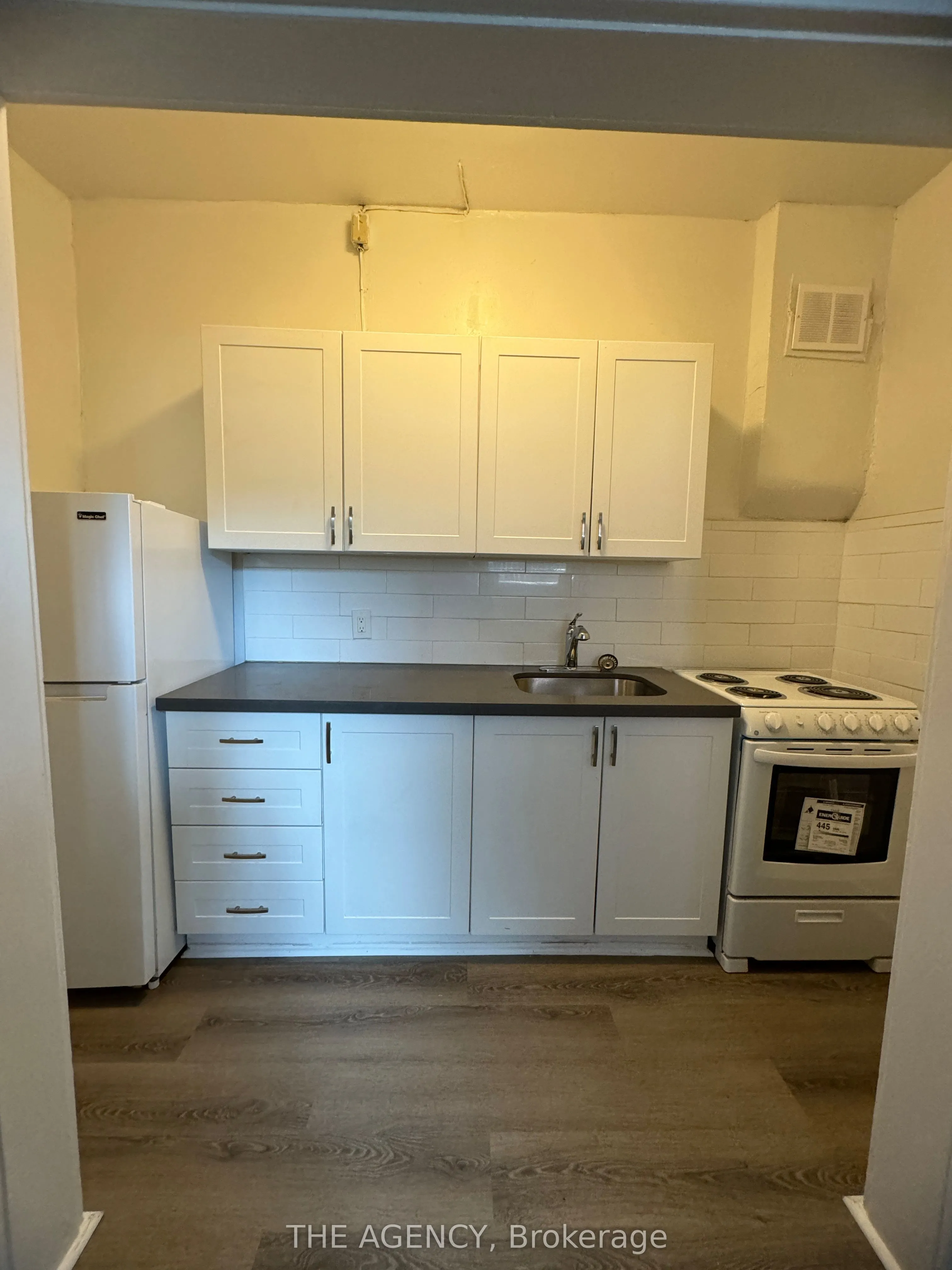 133 John Street S, #2