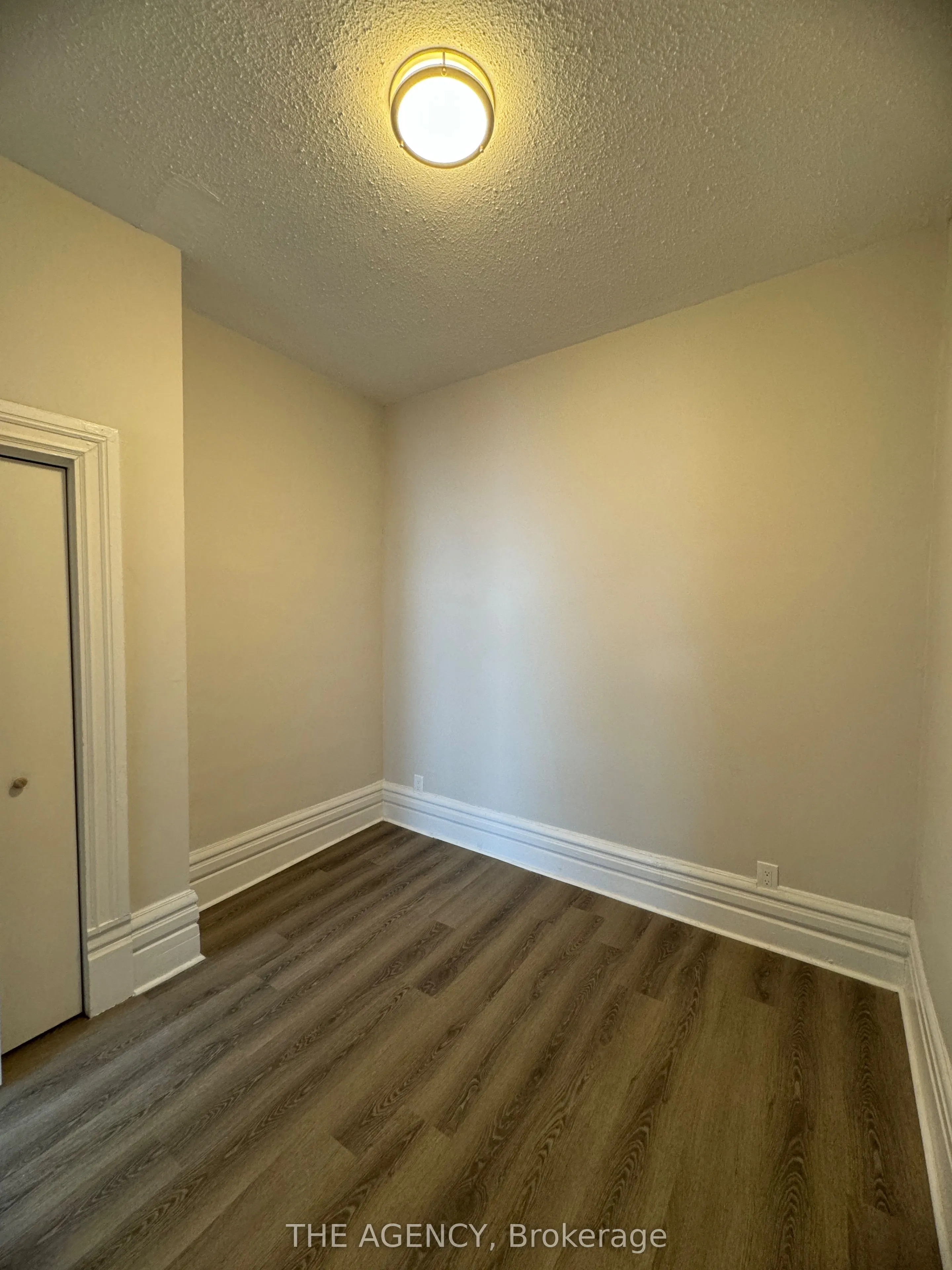 139 1/2 John Street S, #3