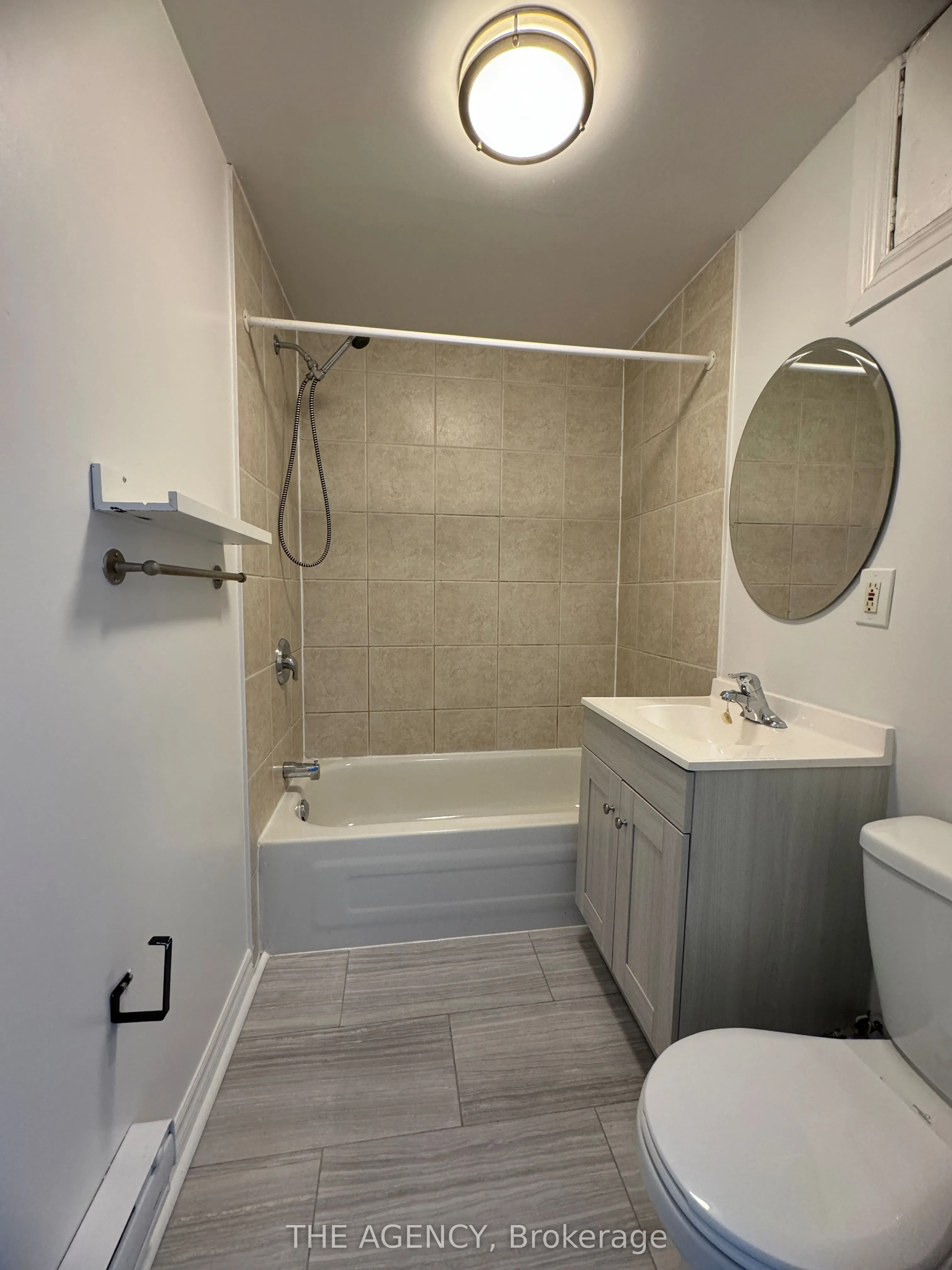 139 1/2 John Street S, #3