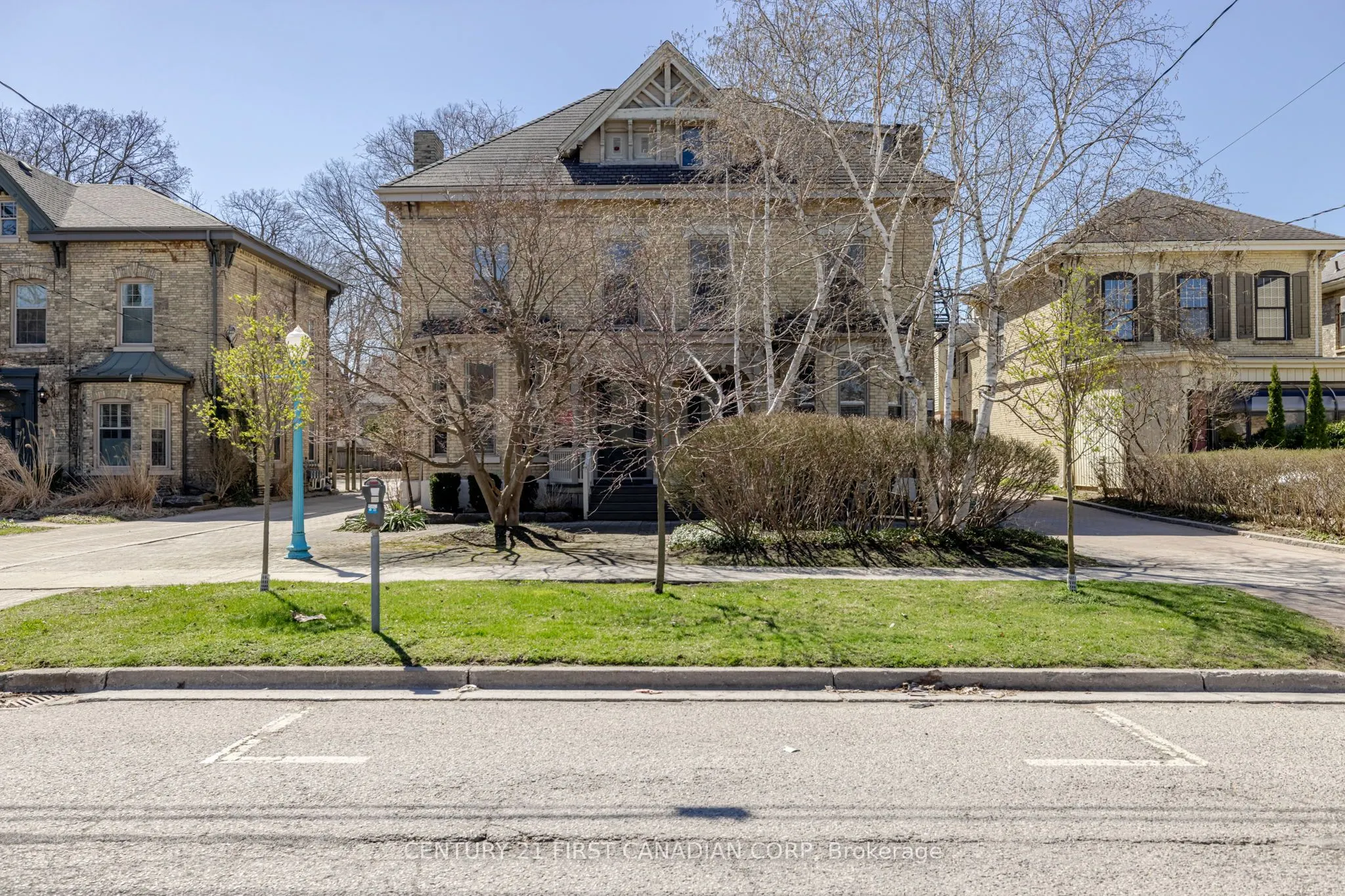 359 Princess Avenue