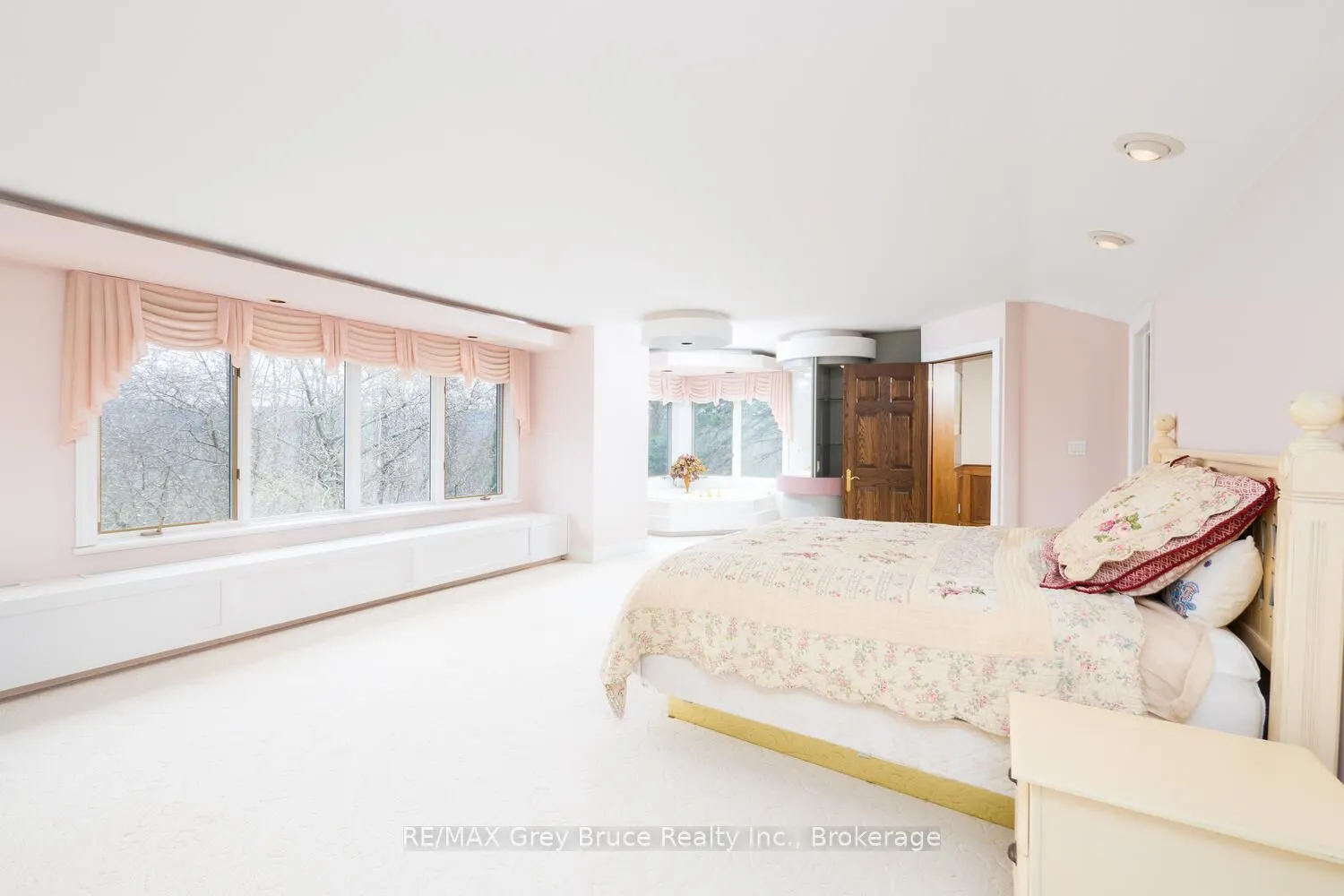 525 4th Avenue W
