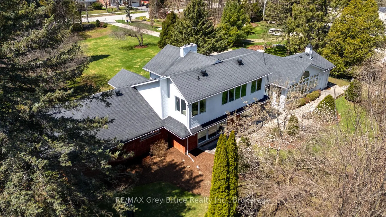 525 4th Avenue W