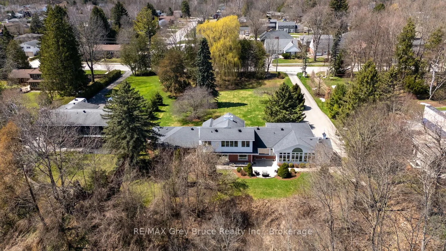 525 4th Avenue W