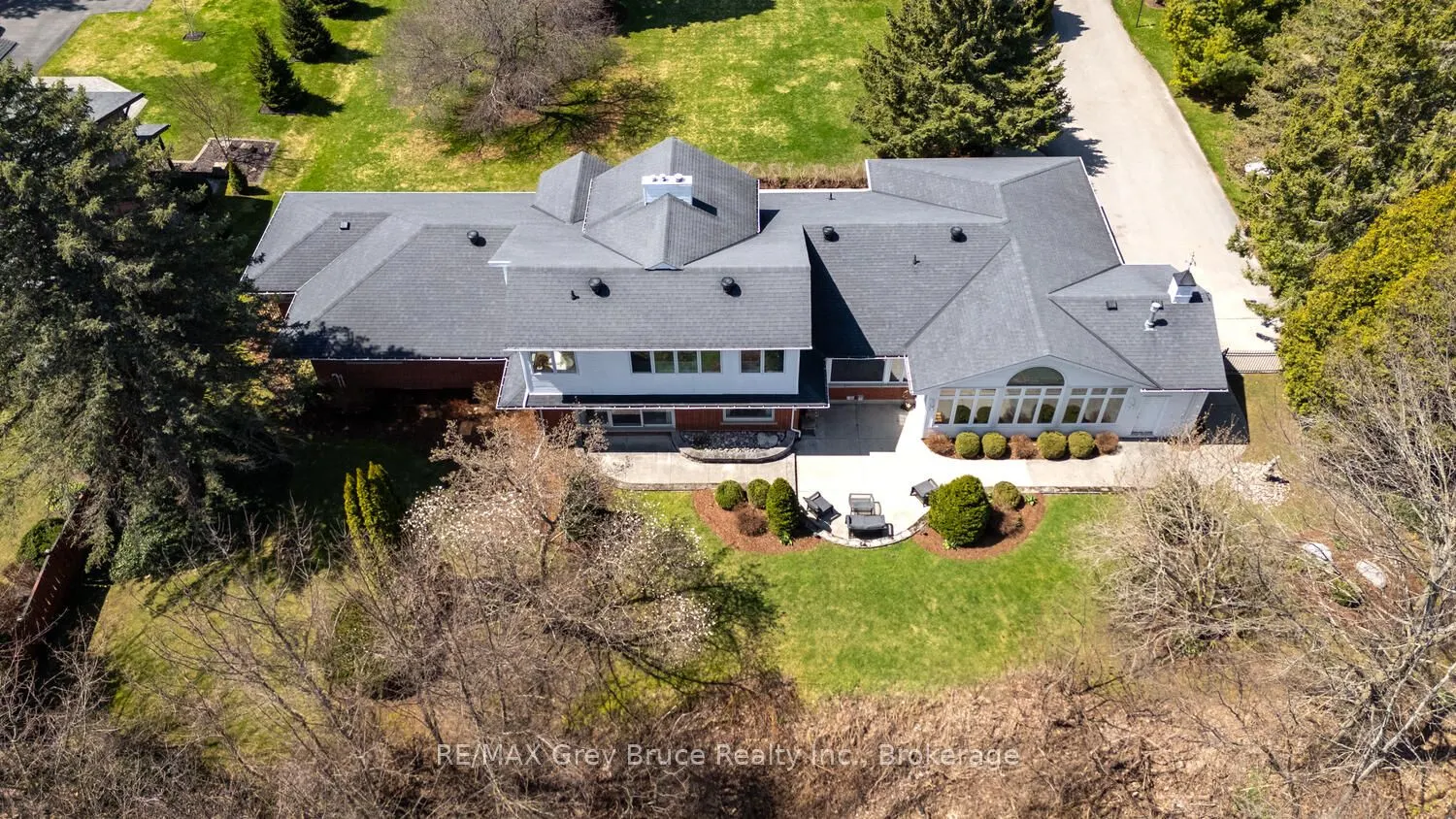525 4th Avenue W