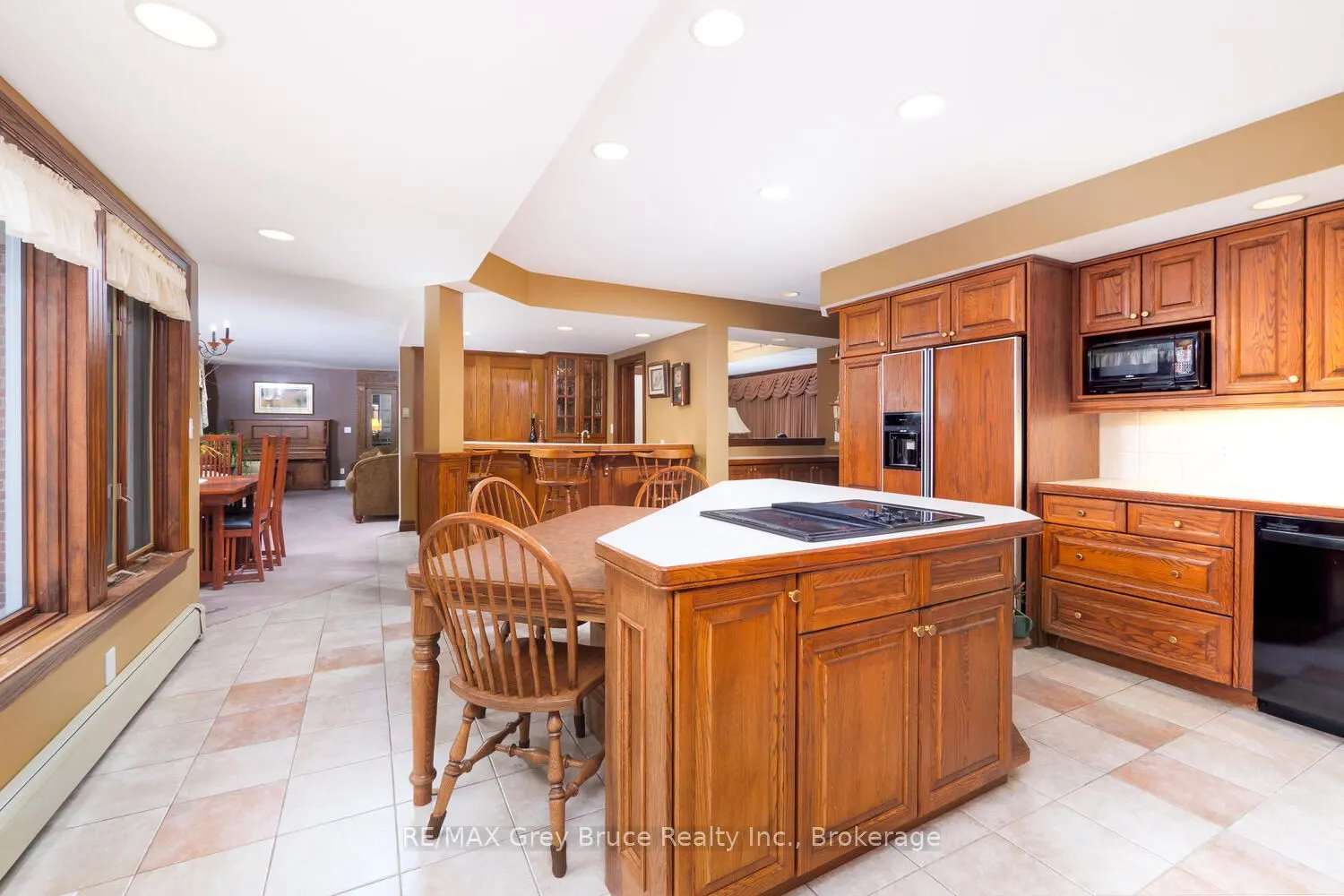525 4th Avenue W
