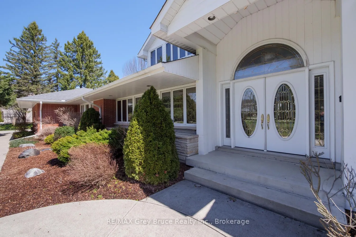 525 4th Avenue W