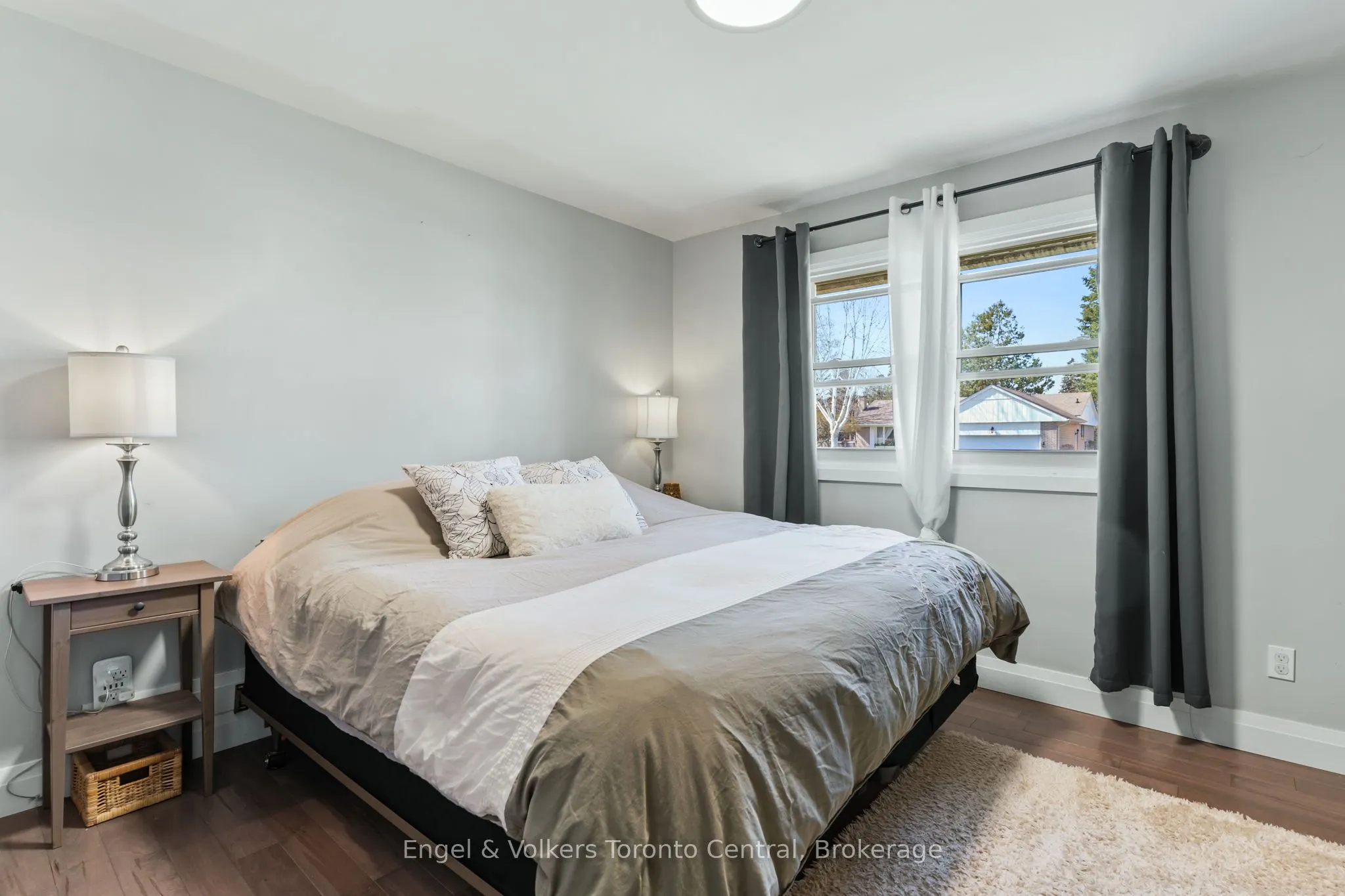 583 6th Street W