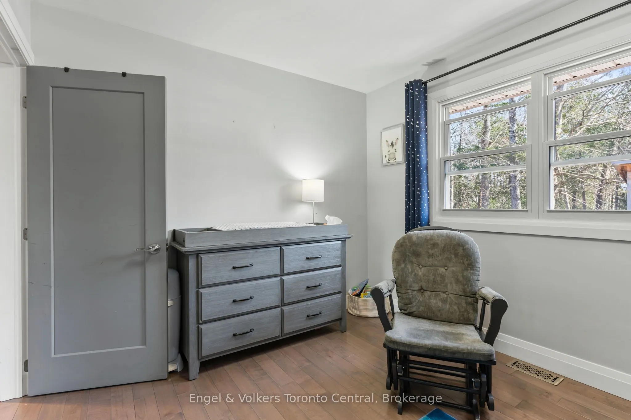 583 6th Street W