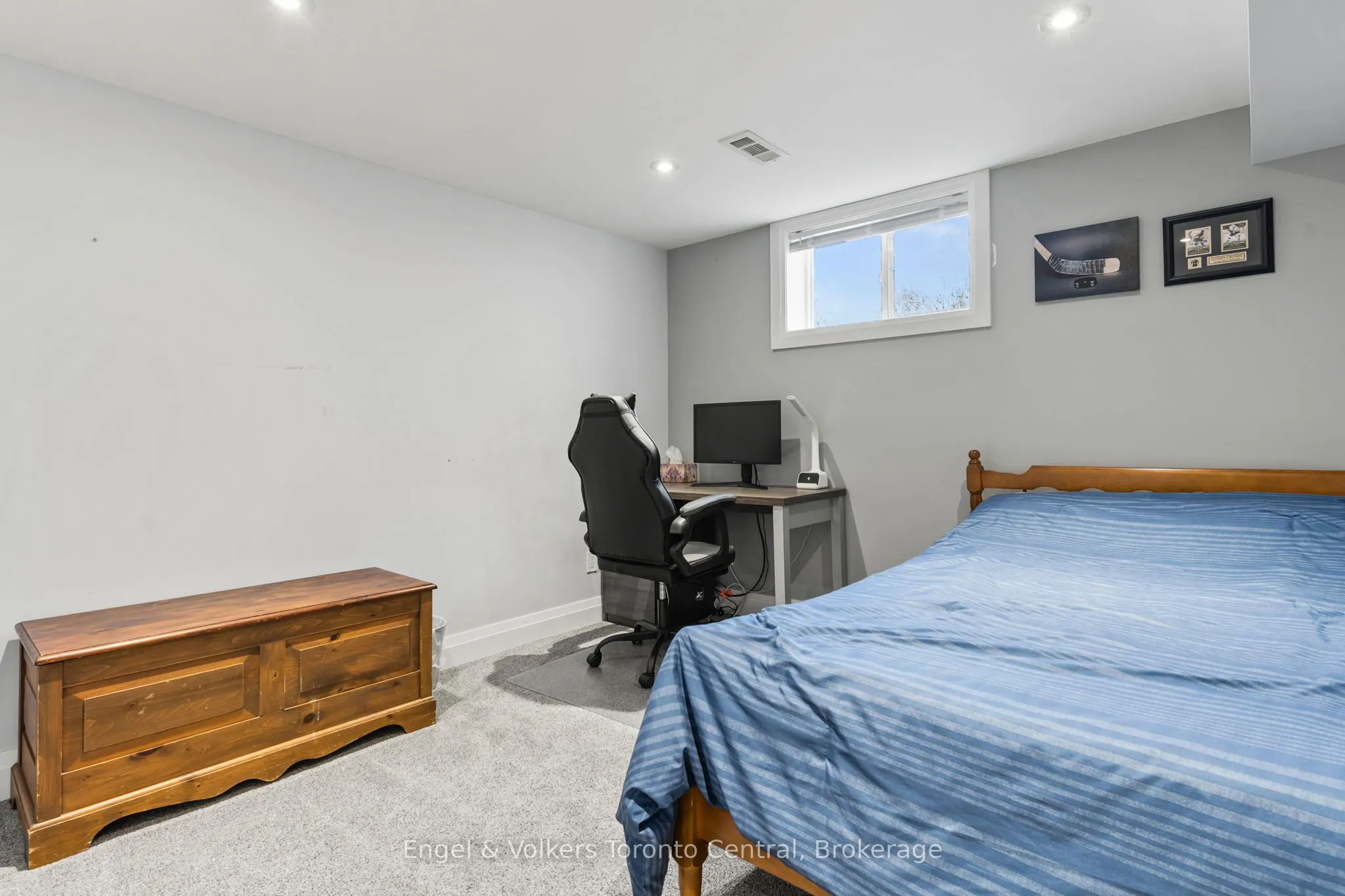 583 6th Street W