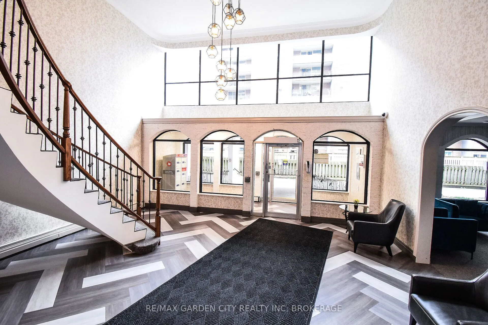 359 GENEVA Street, #811