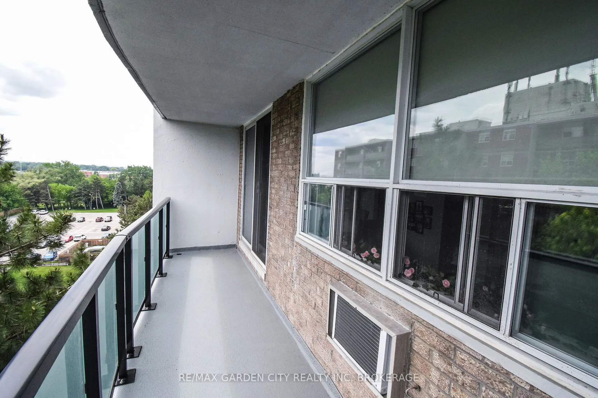 359 GENEVA Street, #811