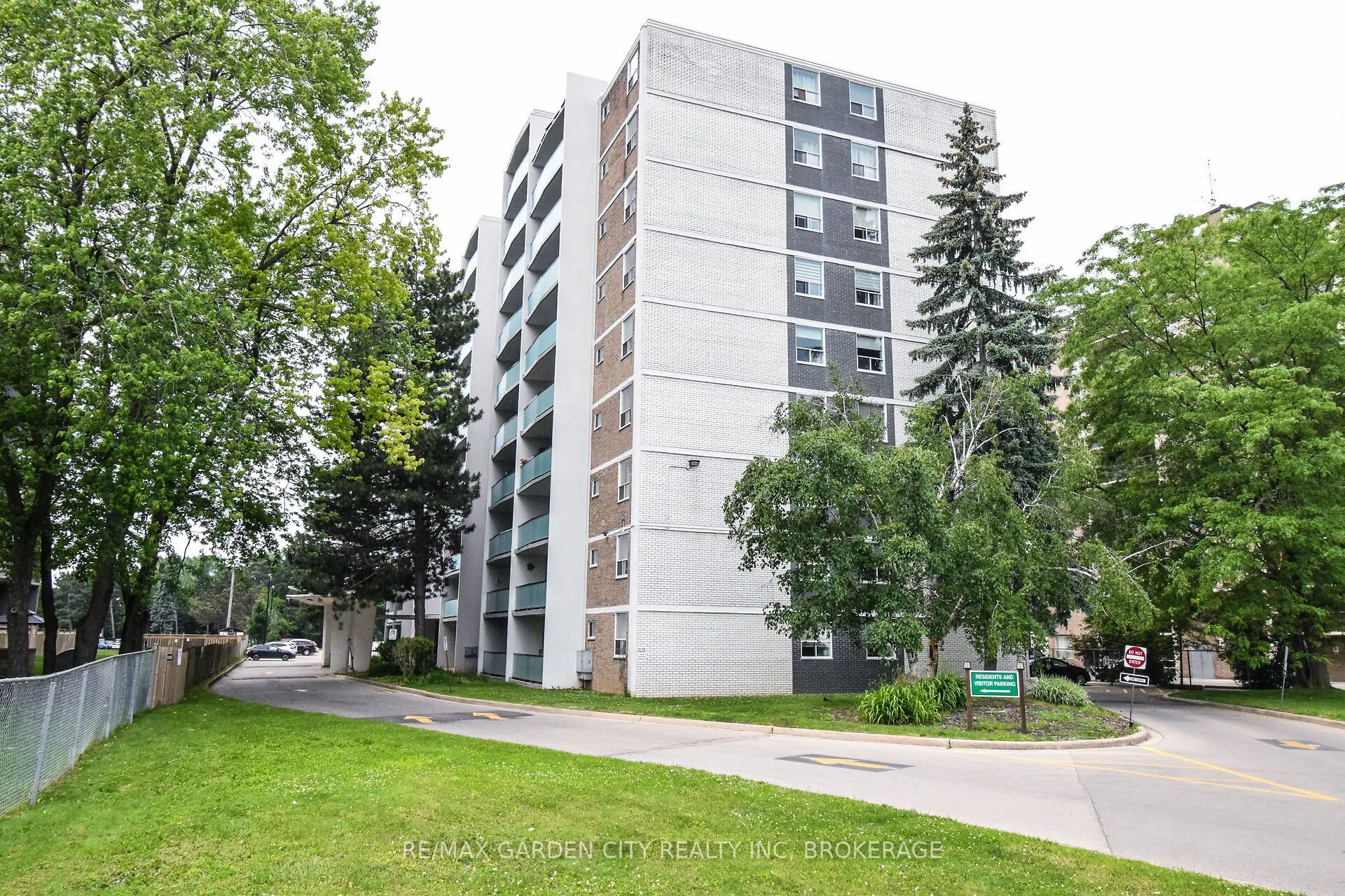 359 GENEVA Street, #811