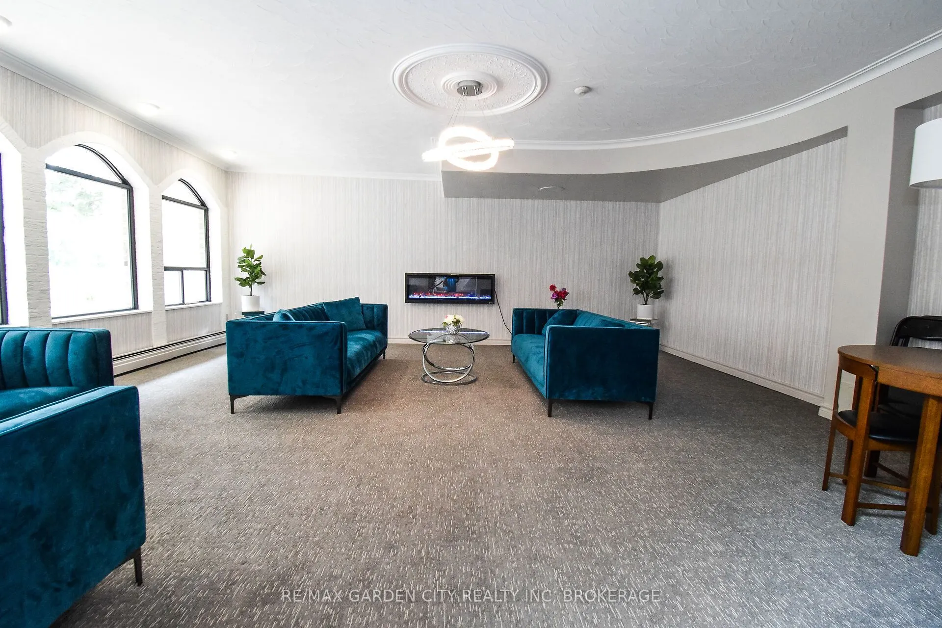 359 GENEVA Street, #811