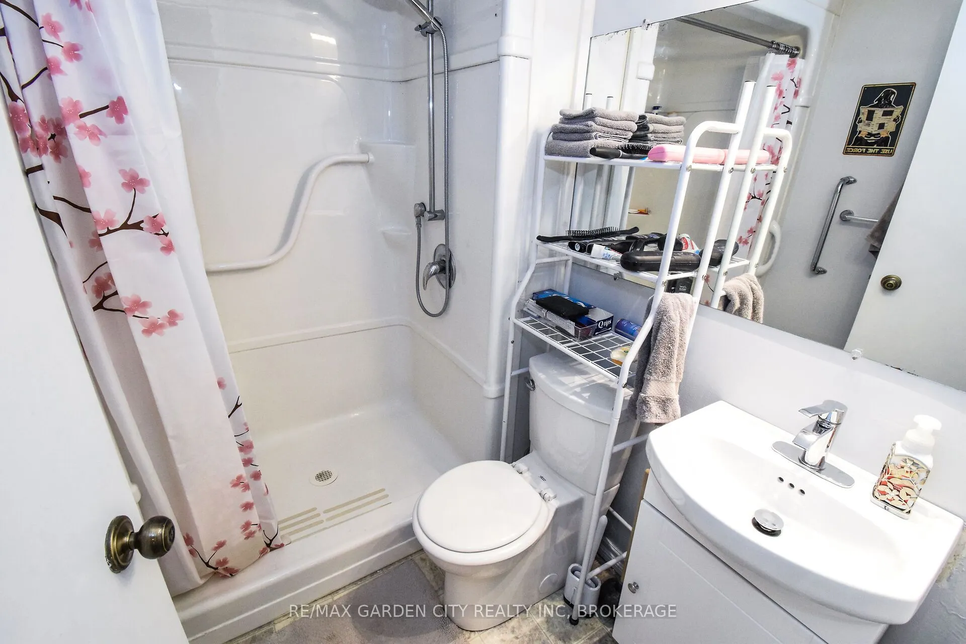 359 GENEVA Street, #811