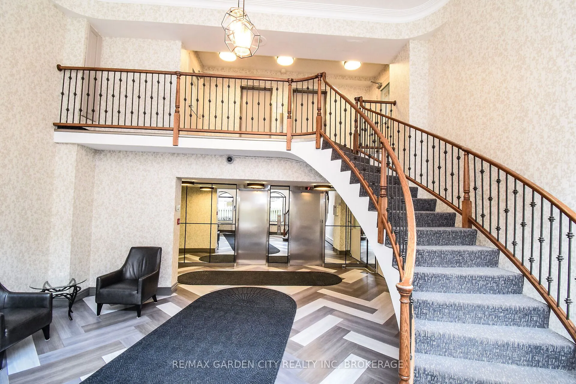 359 GENEVA Street, #811
