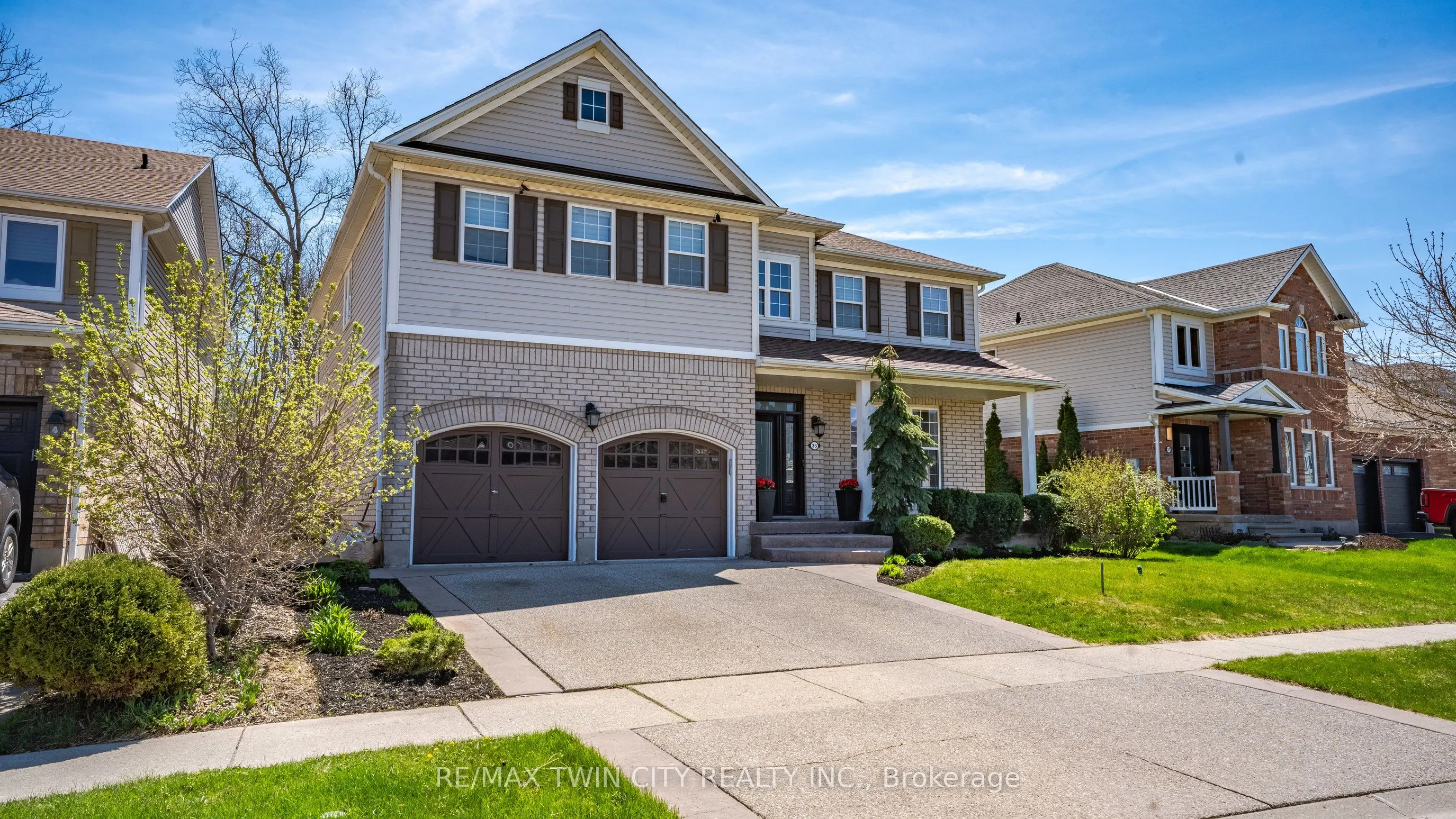 35 Hunter Way