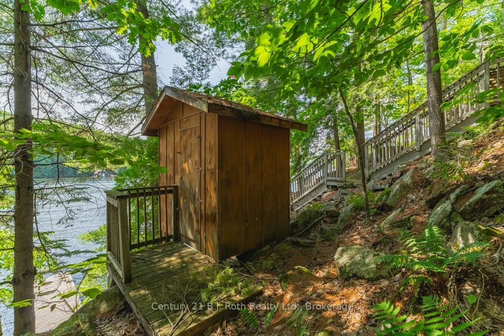 1033 Bayview Point Road