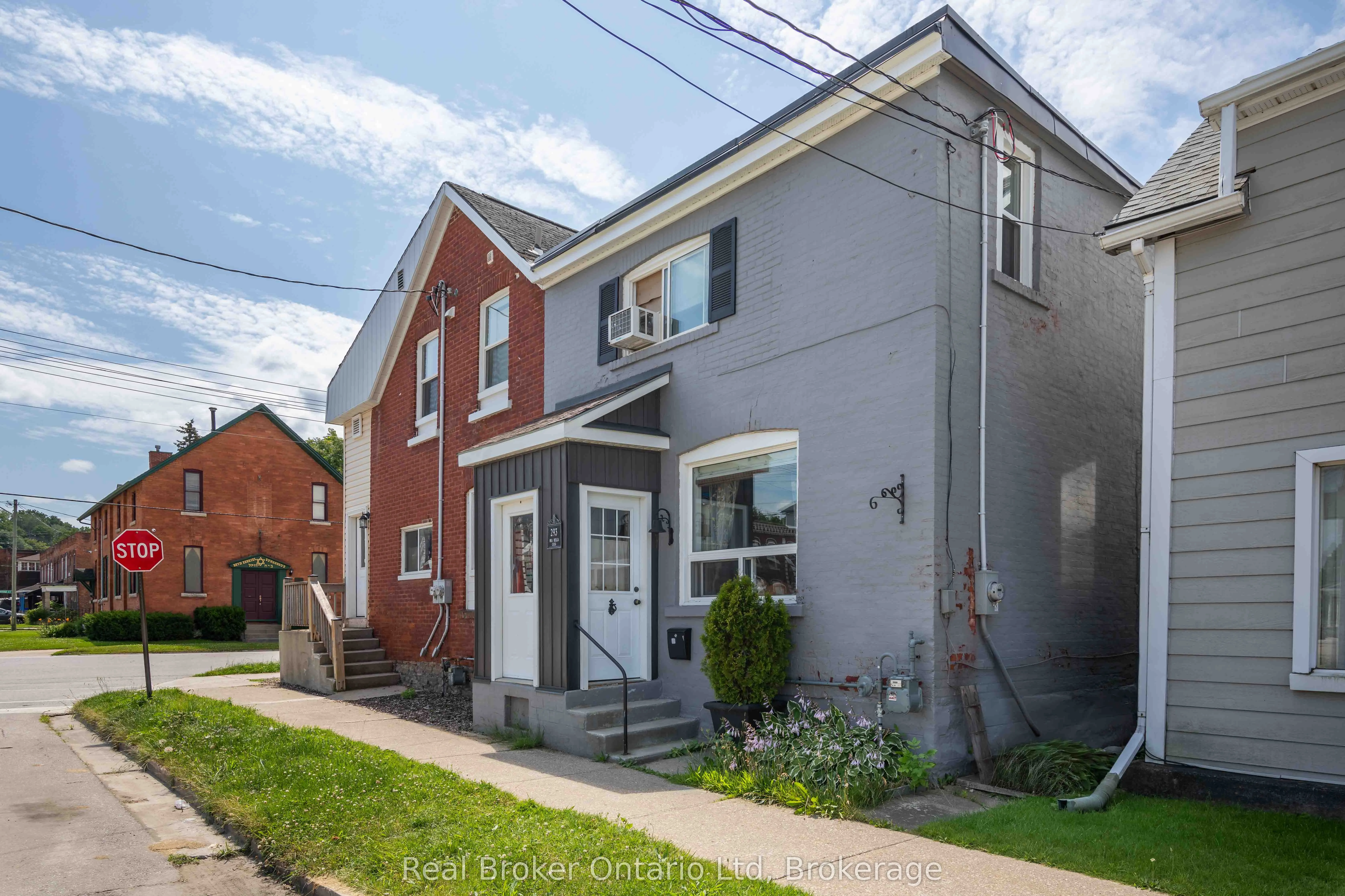 293 11th Street E