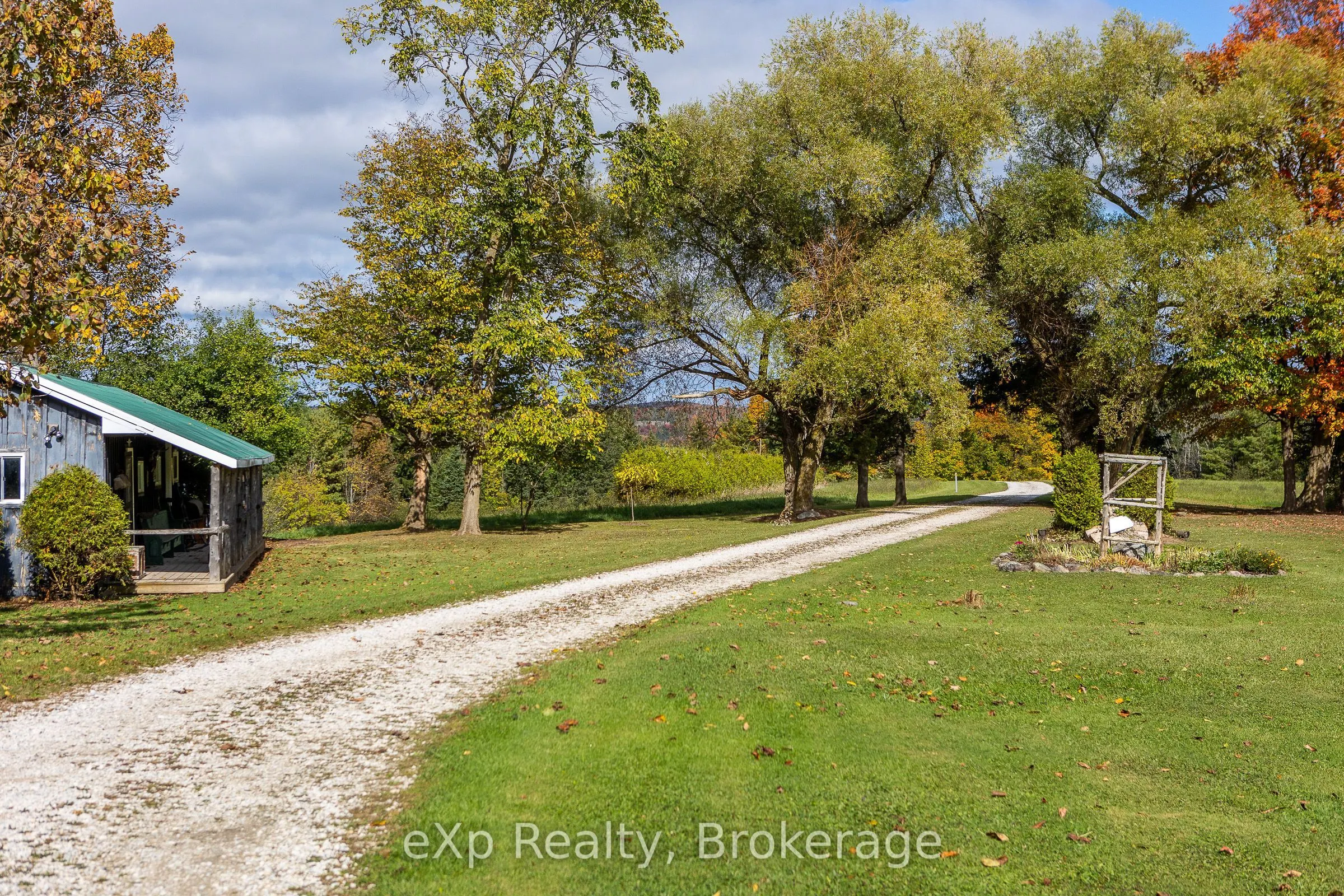 084672 Sideroad 6