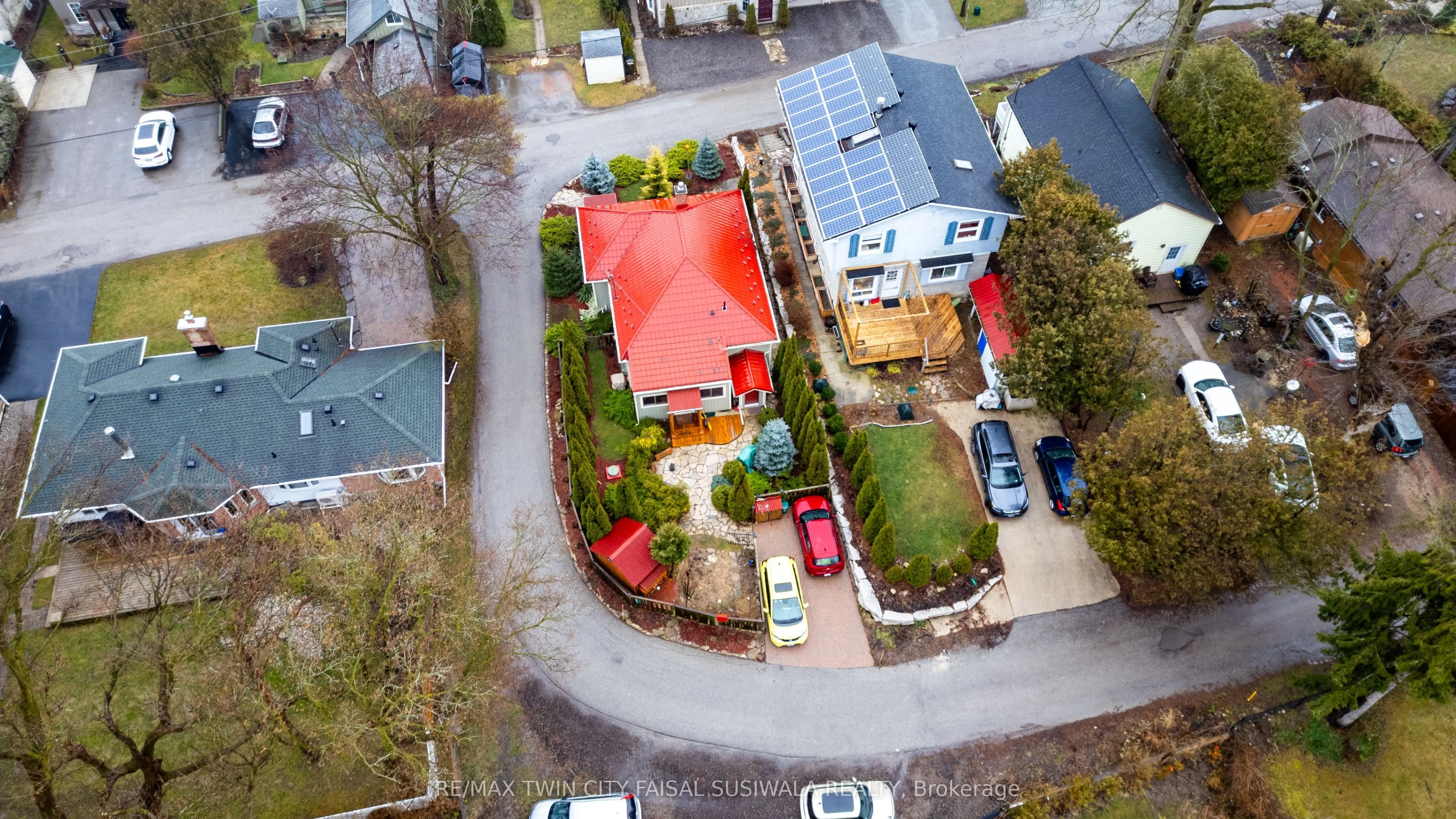 32 Holly Trail