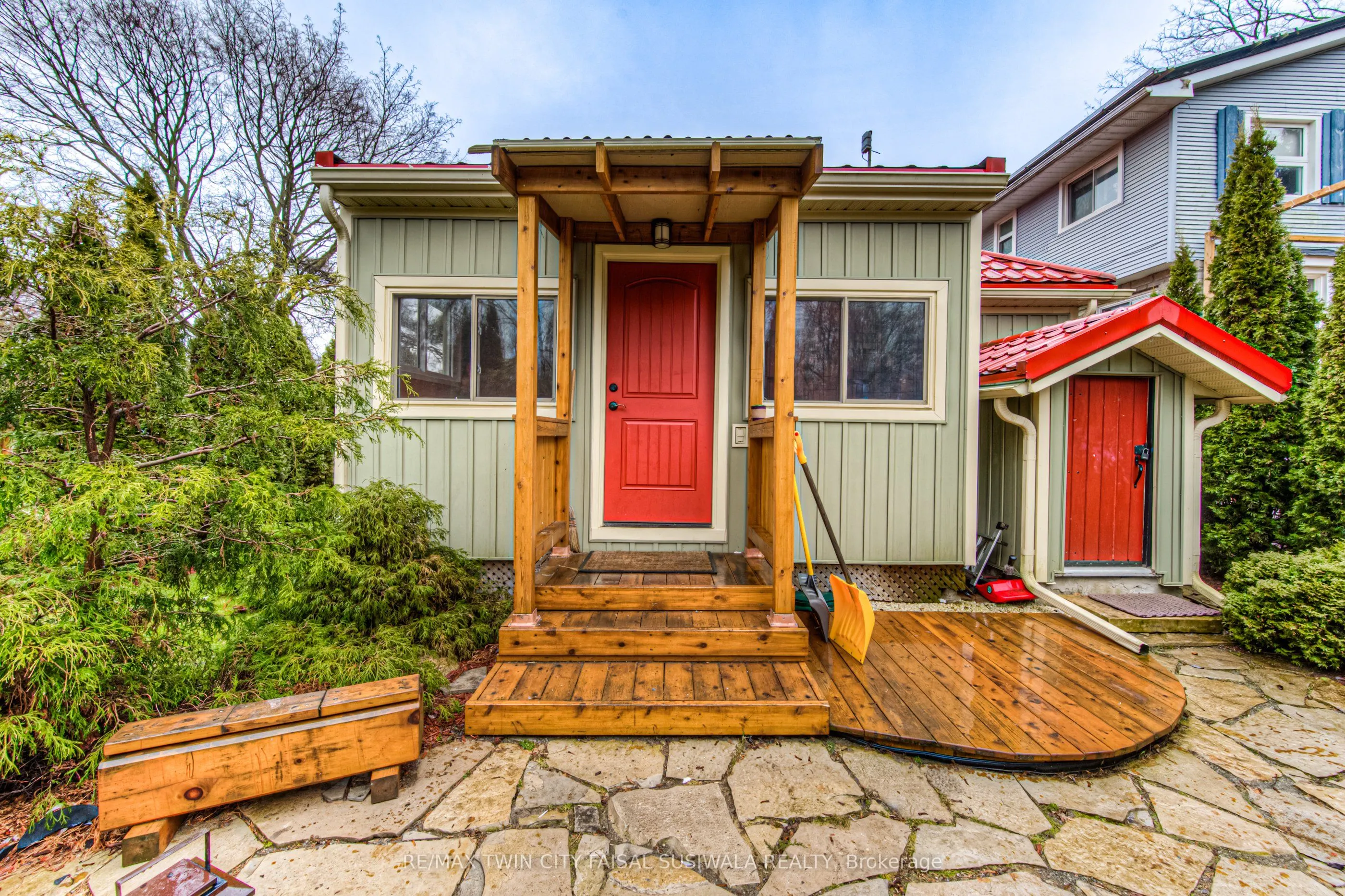 32 Holly Trail