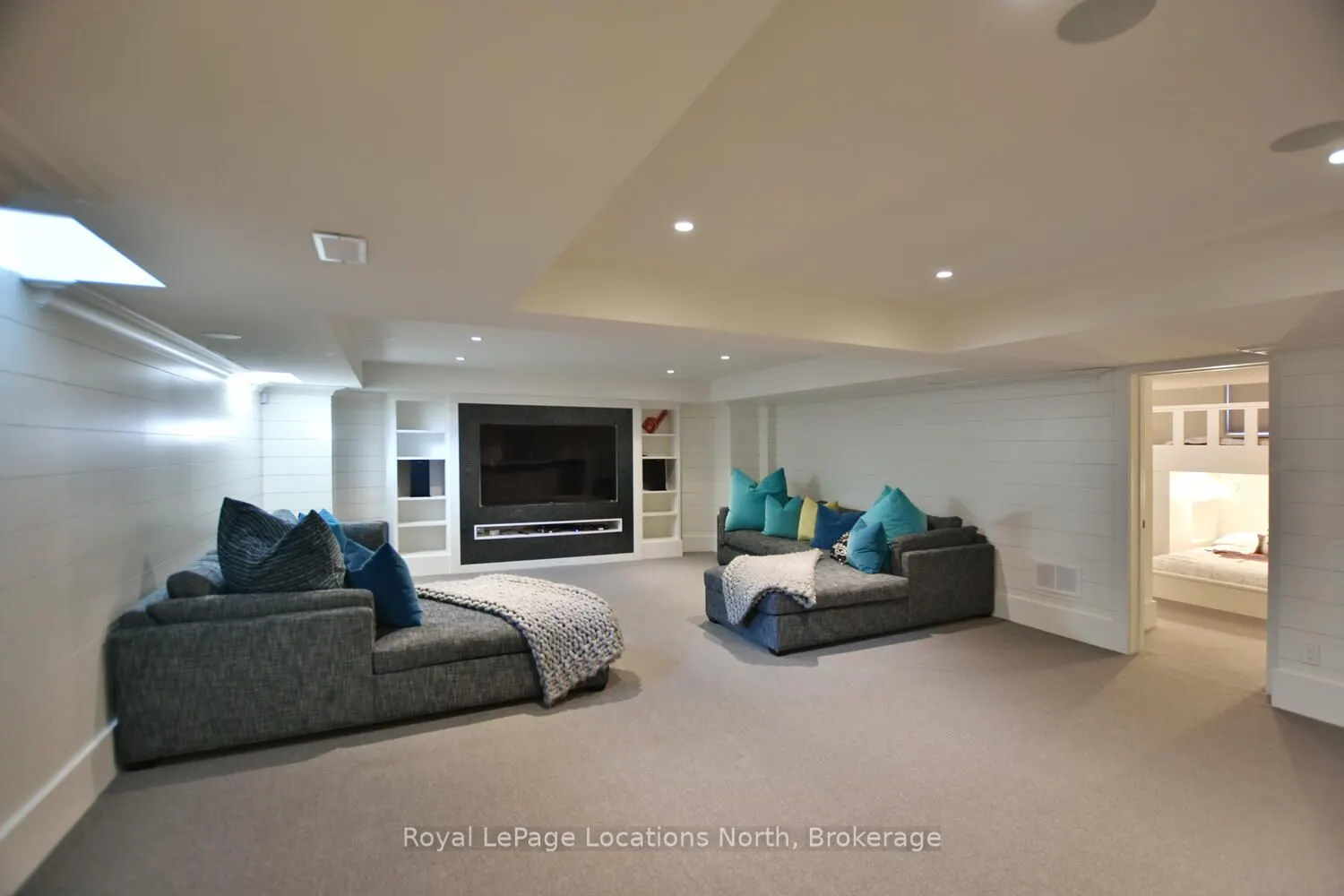 277 JOZO WEIDER Boulevard #902