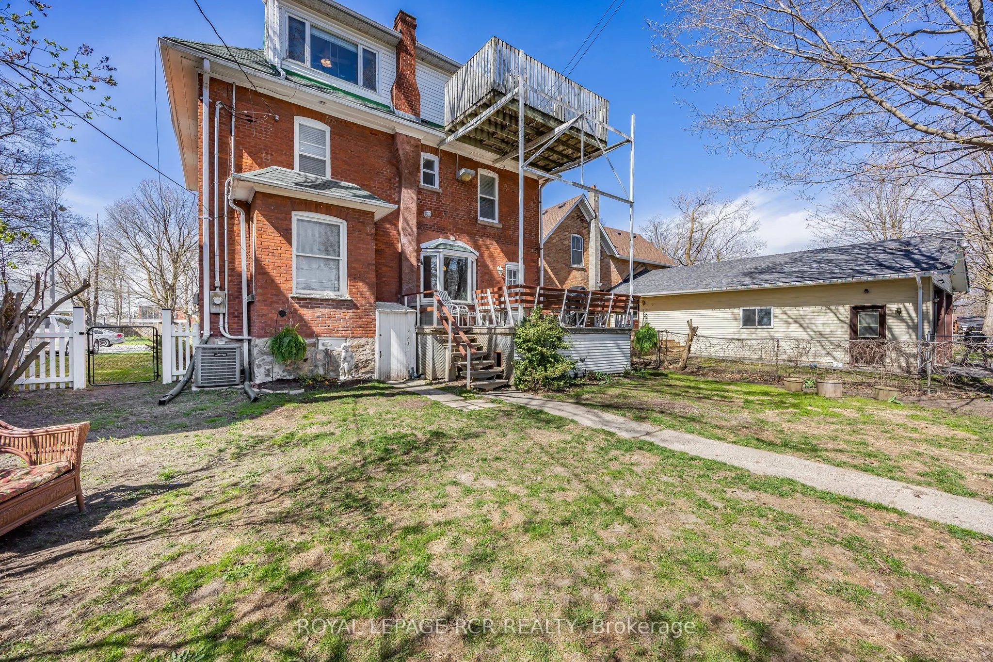317 Main Street E
