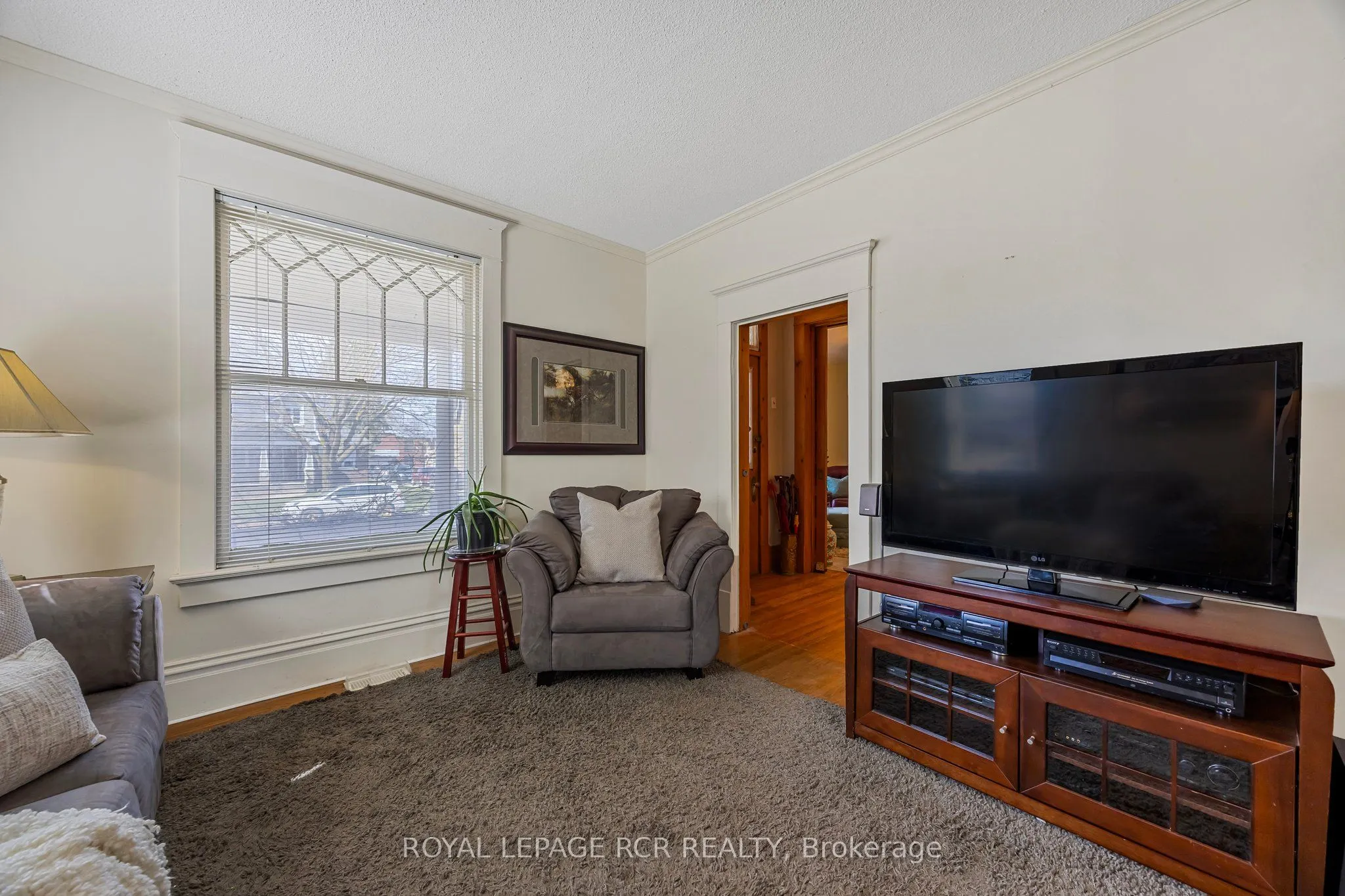 317 Main Street E