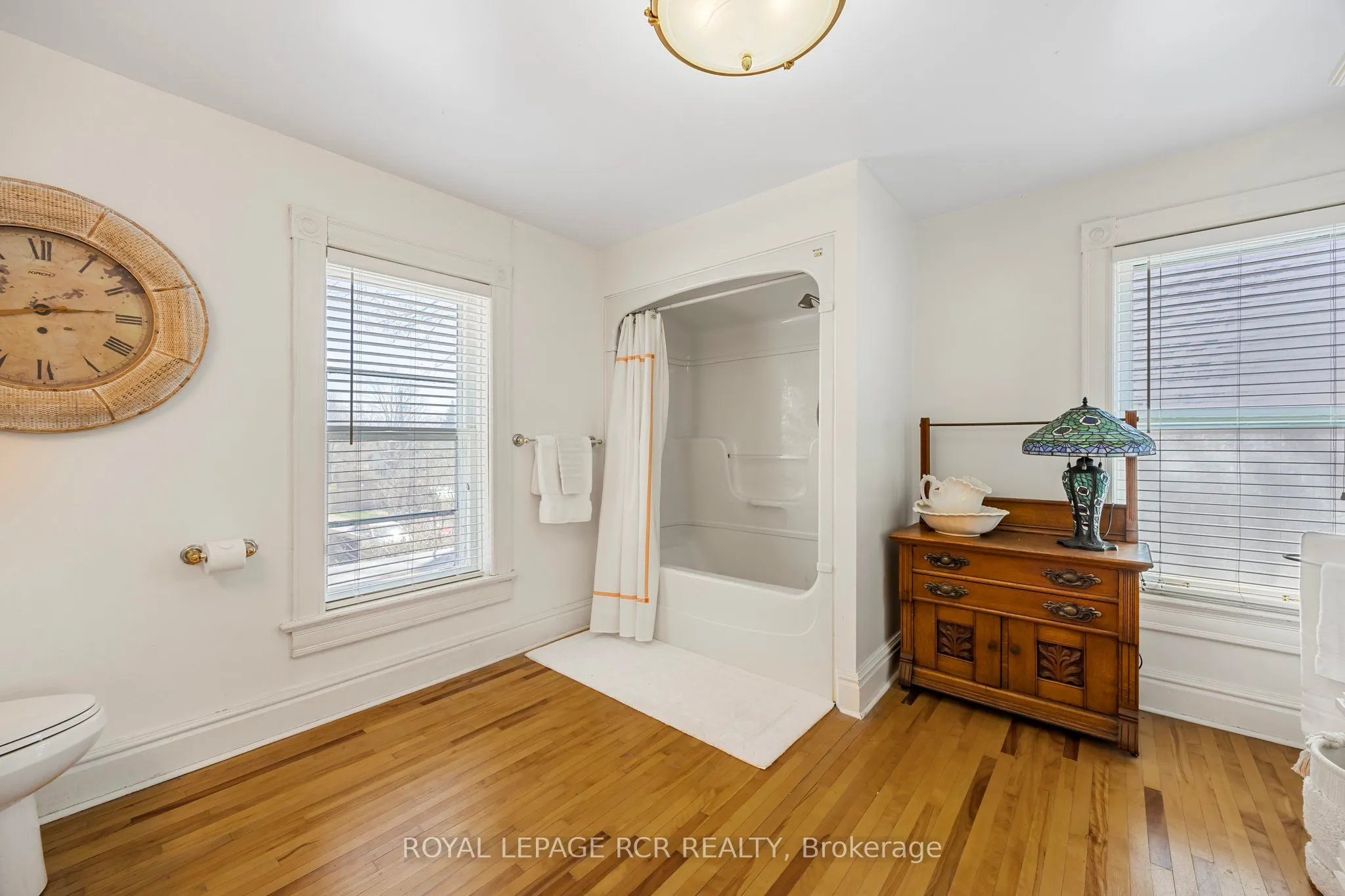 317 Main Street E