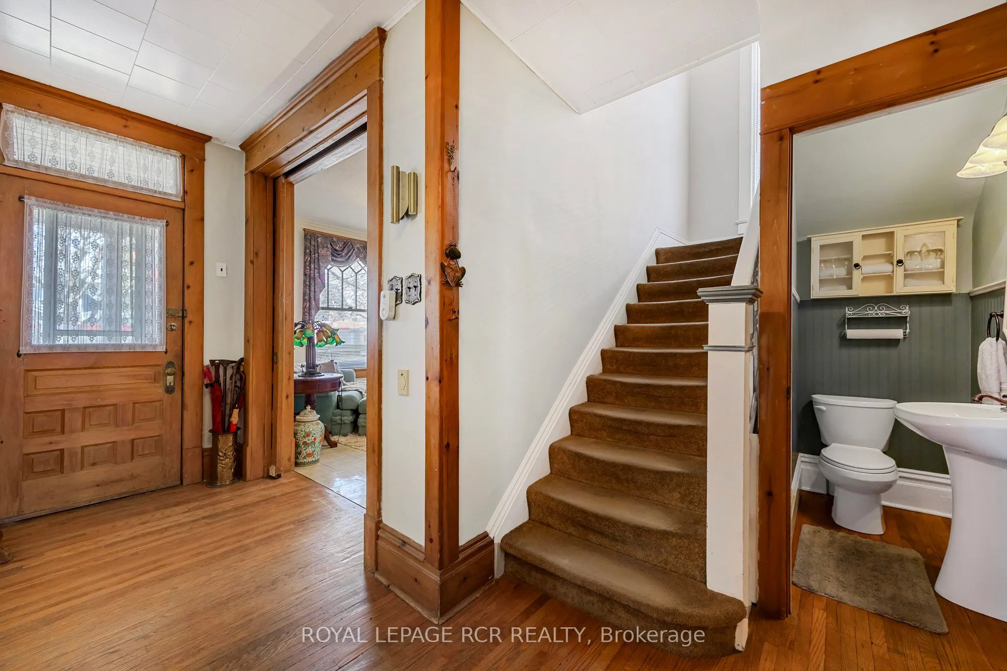 317 Main Street E