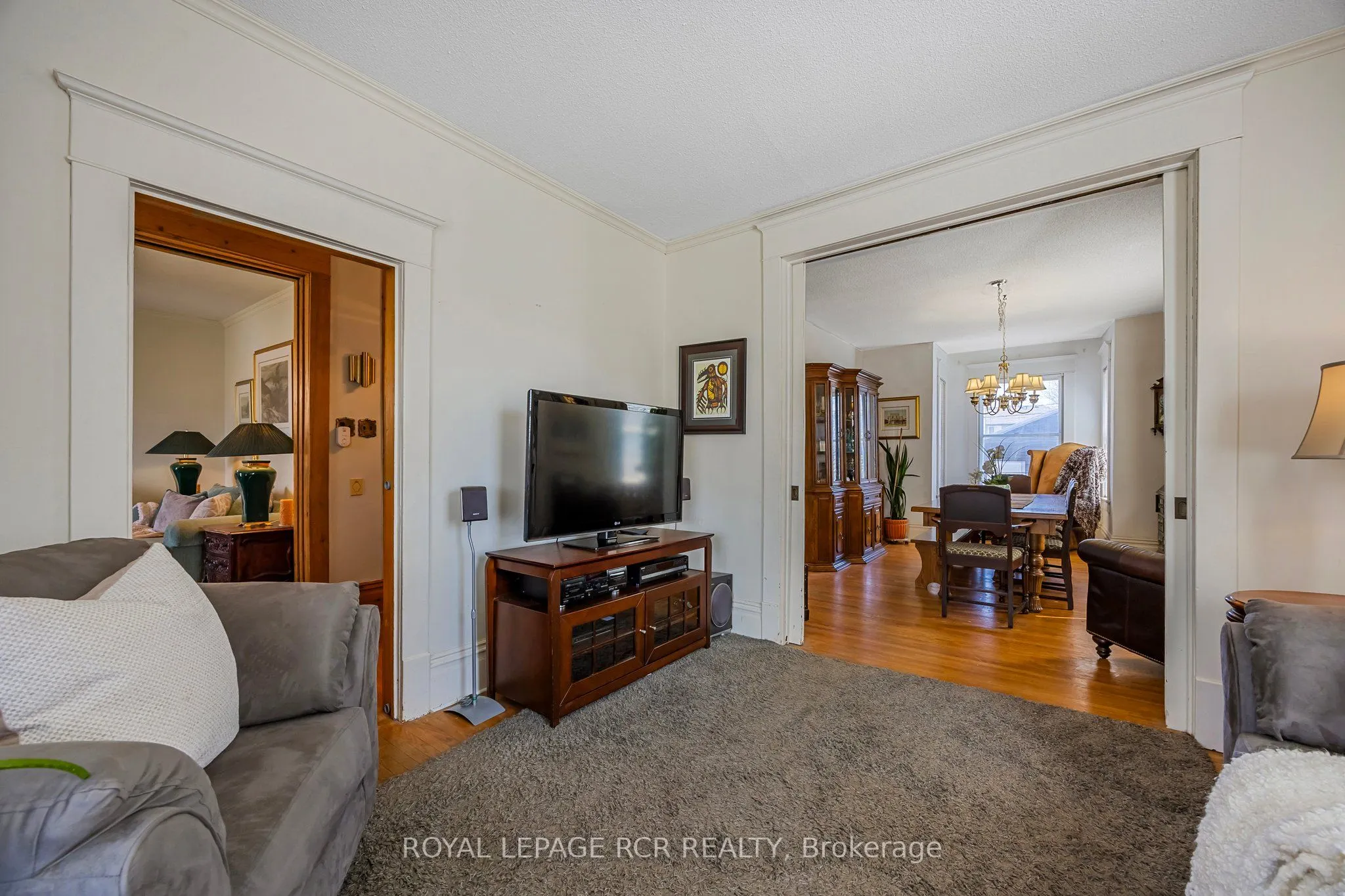 317 Main Street E