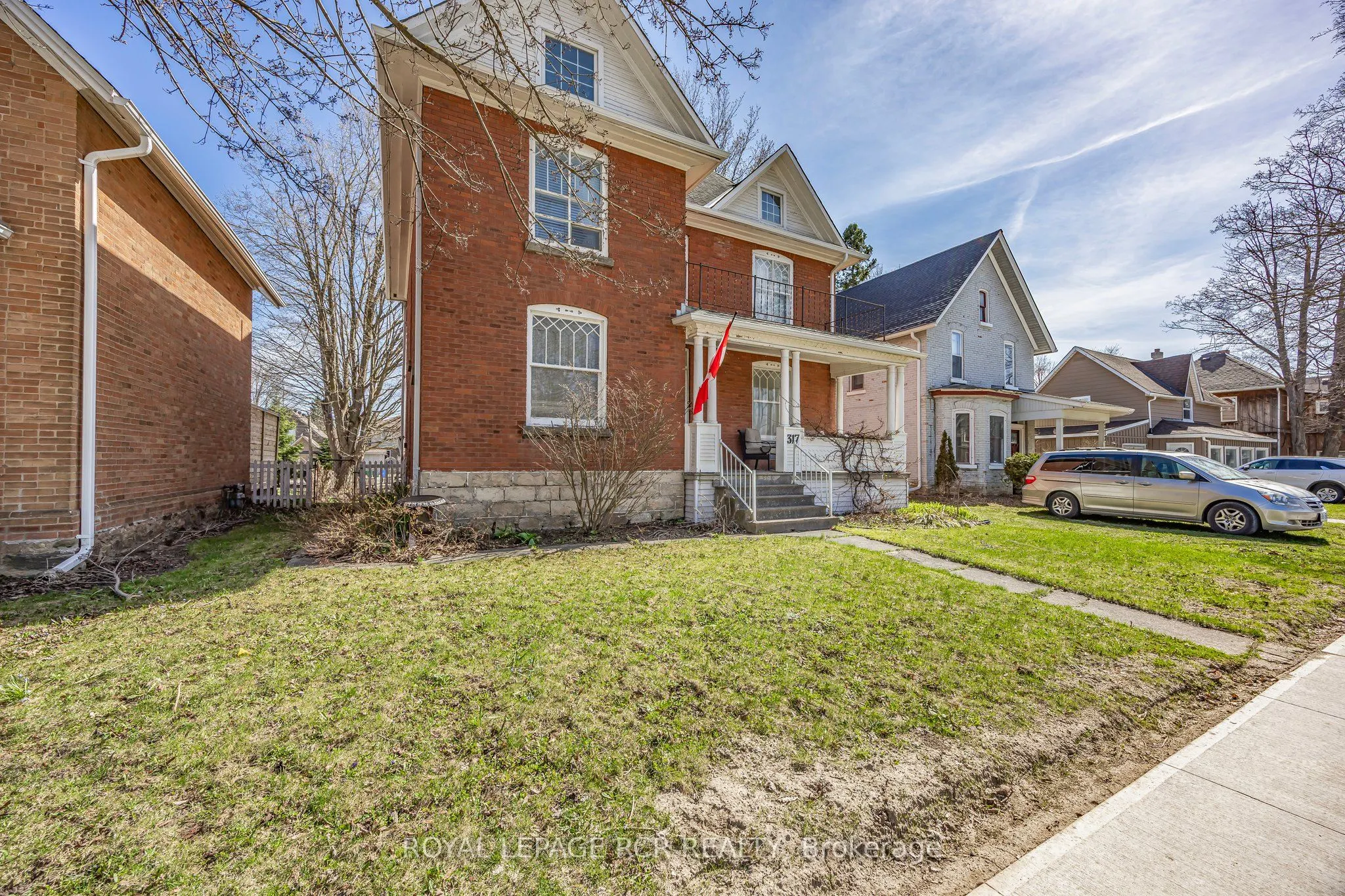 317 Main Street E